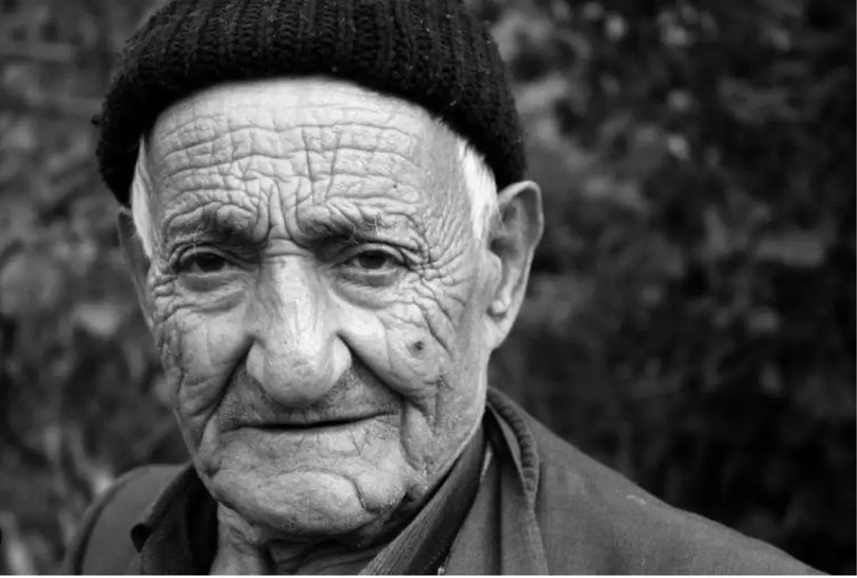 Araştırma: İnsanların 44 ve 60 yaşına geldiğinde hızla yaşlandığı ortaya çıktı