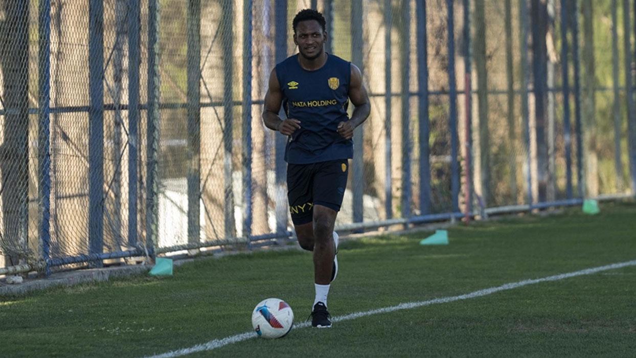 MKE Ankaragücü'nde Renaldo Cephas antrenmana çıktı