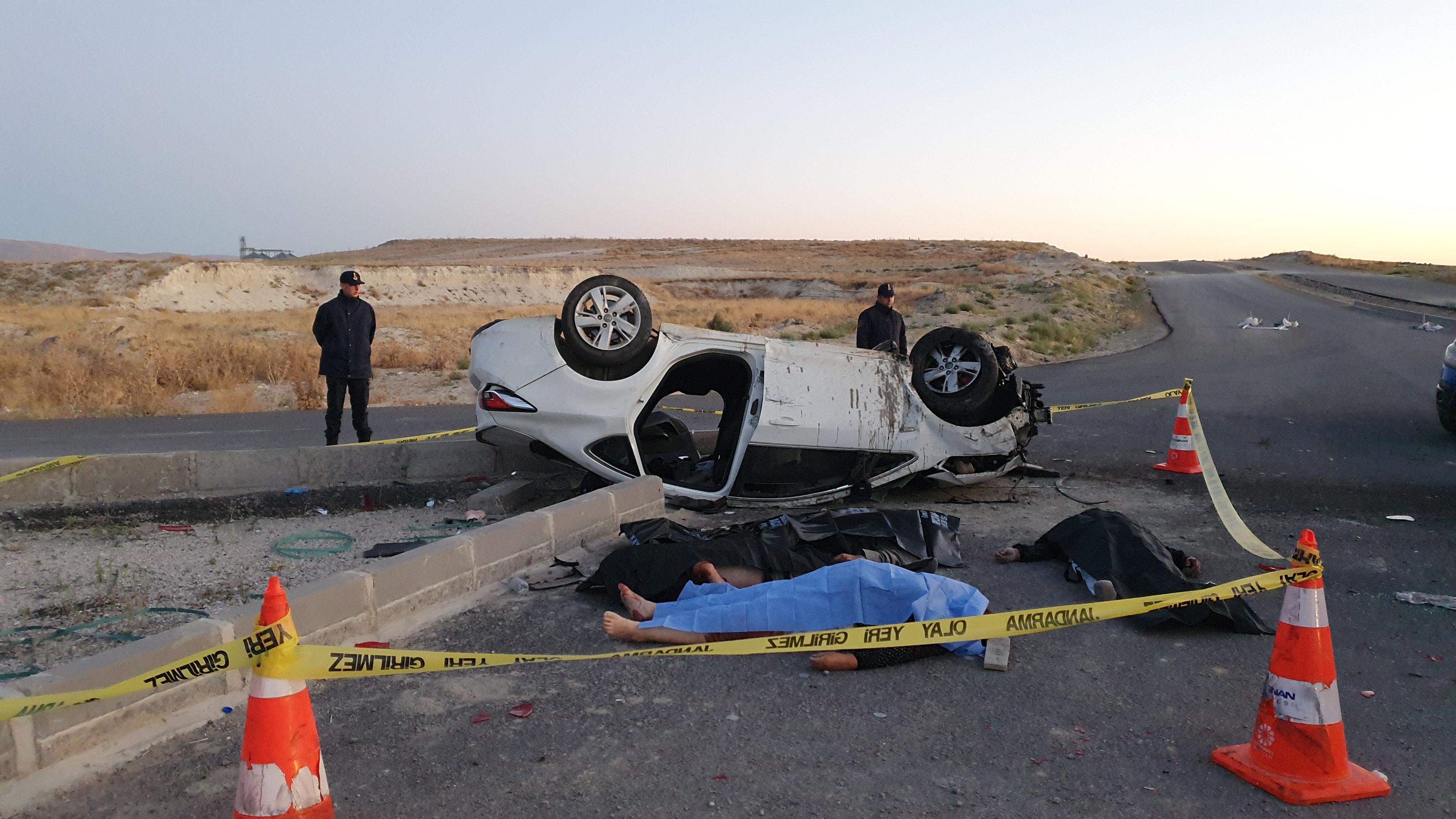 Kayseri'de otomobil devrildi: 4 kişi hayatını kaybetti