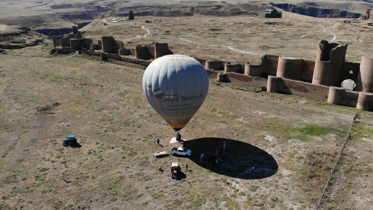 Tarihi Ani Ören Yeri'nde ilk kez balon uçuruldu