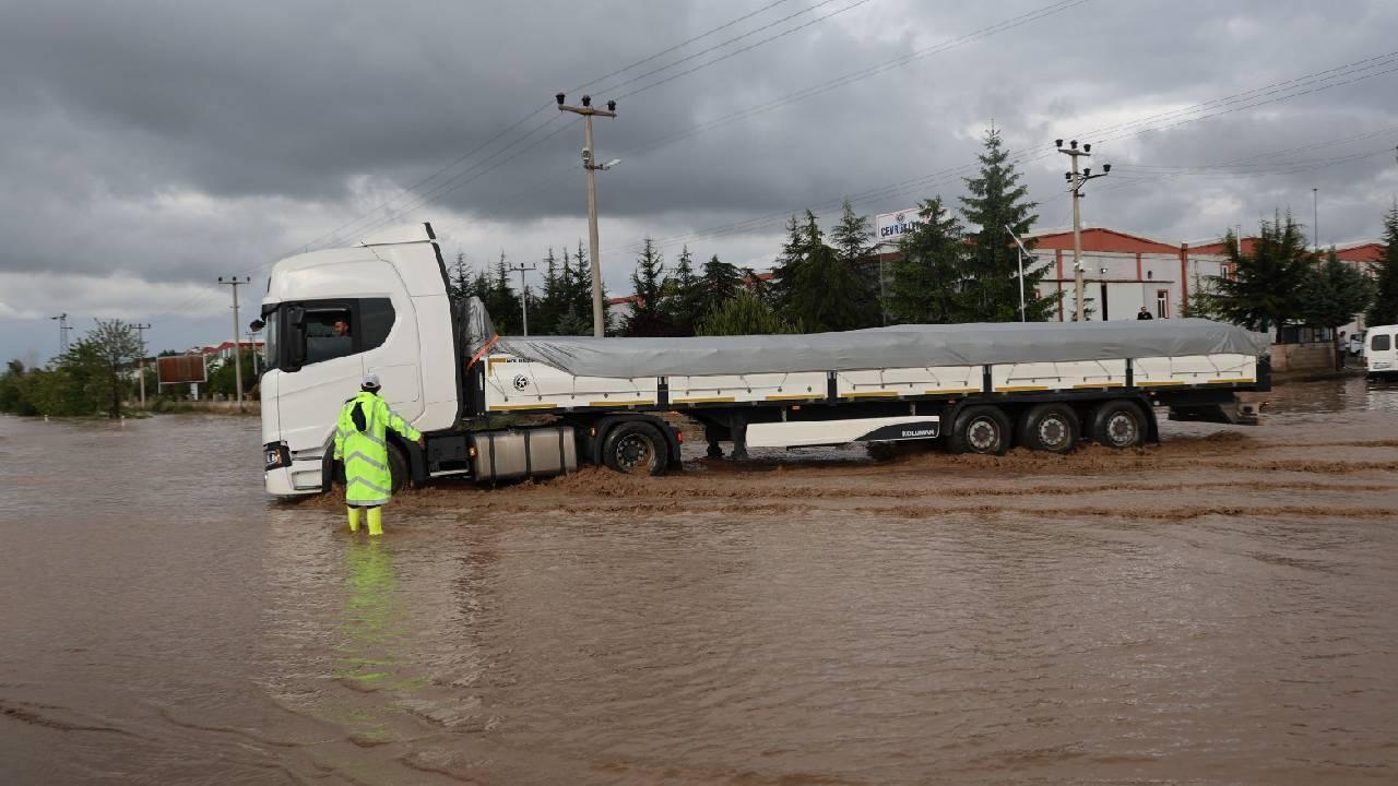 Nevşehir'de sağanak sele neden oldu