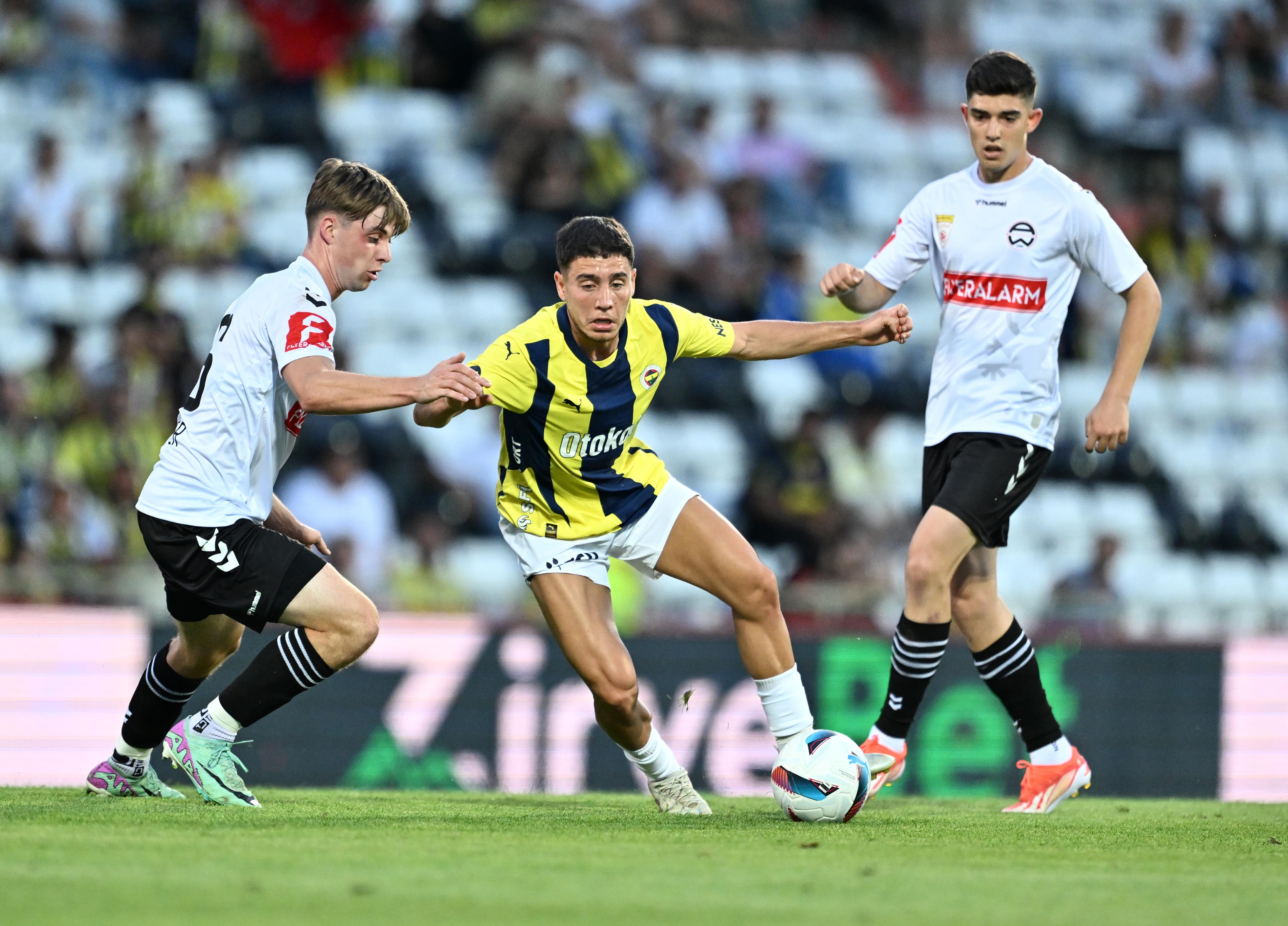 Sonunda imzayı atıyor! Emre Mor'dan transfer bombası