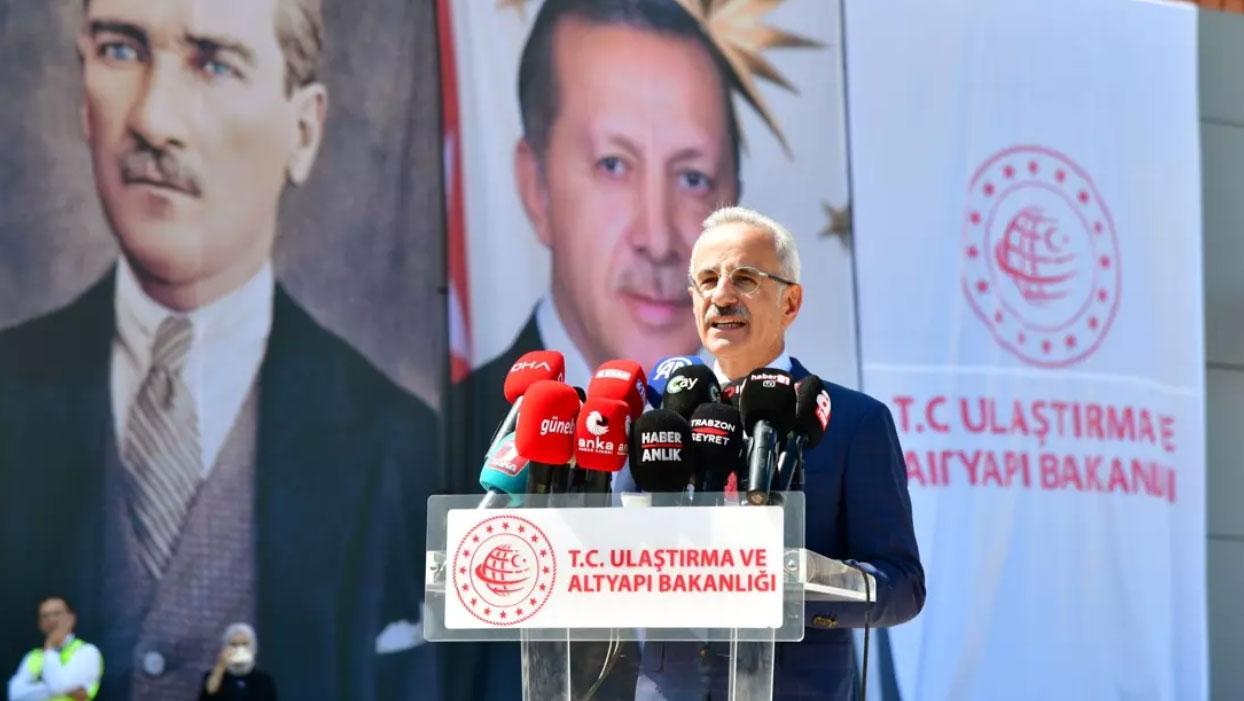 Bakan Uraloğlu: Bu yıl 230 milyon üstünde yolcu taşıyacağımızı öngörüyoruz