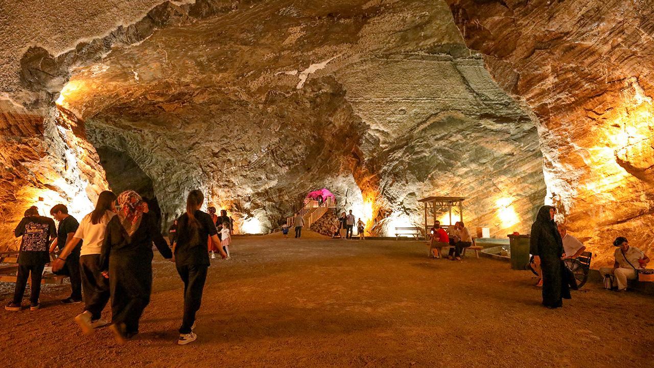 Iğdır'daki tuz mağaraları yaz sıcaklarında serin bir sığınak oluyor