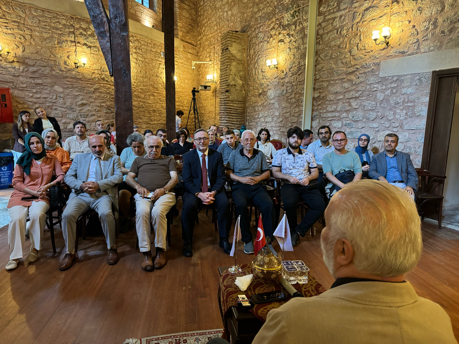 Hasan Kaçan, Alay Köşkü'nde "İstanbul Mizahı"nı anlattı