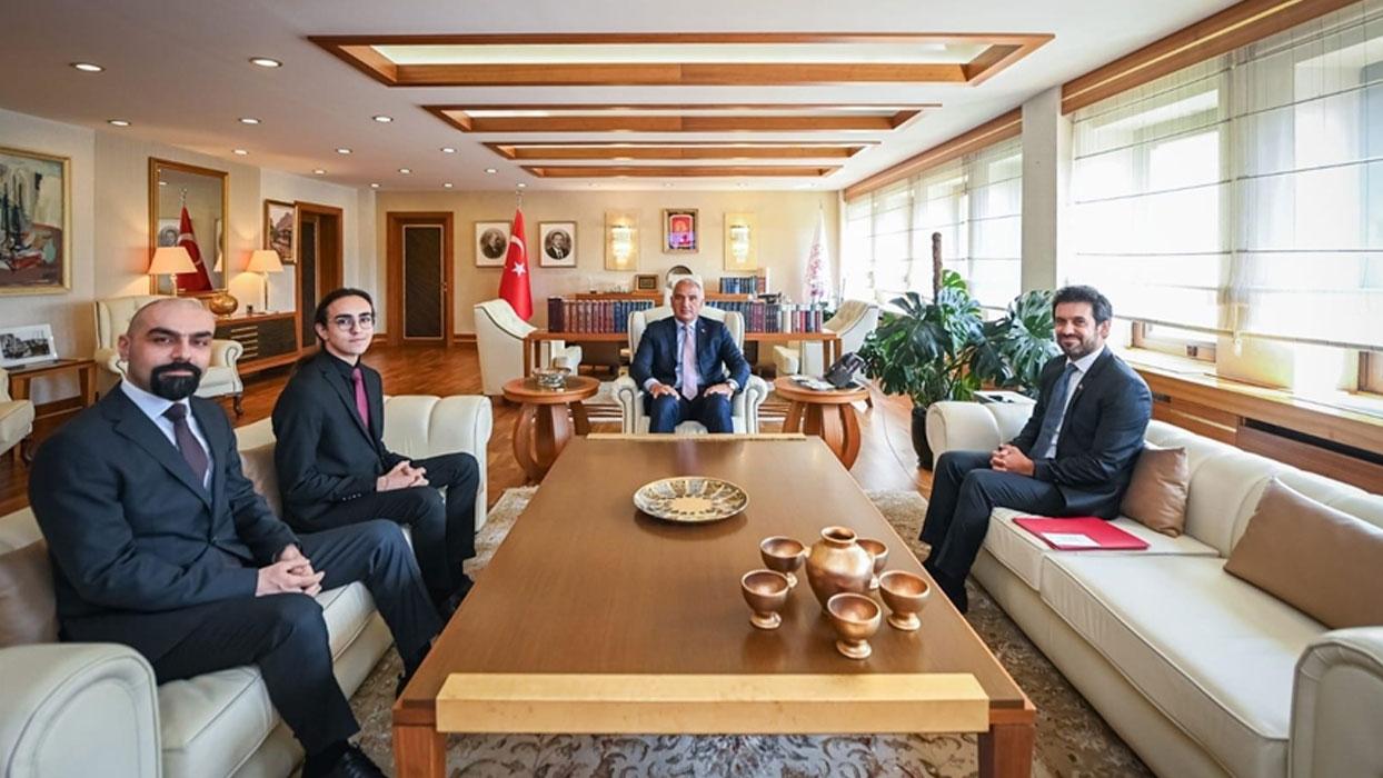 Kültür ve Turizm Bakanı Ersoy, genç piyanist Eren Düzenli'yi kabul etti