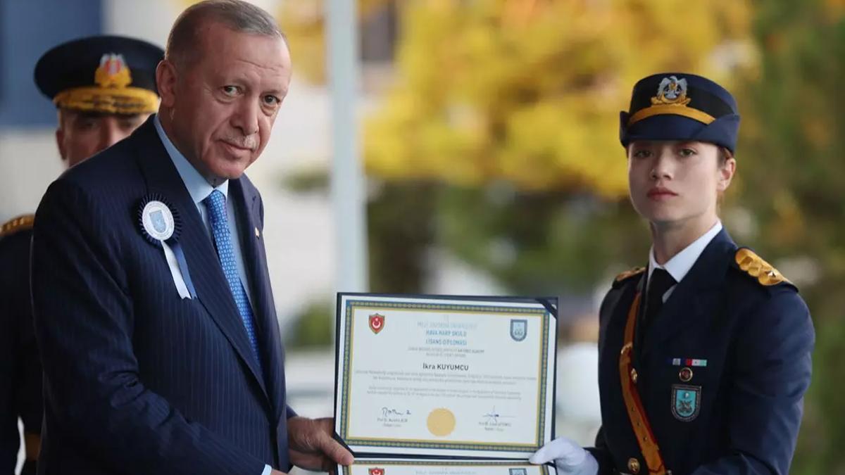 Kadın teğmenler TSK tarihinde bir ilke imza attı