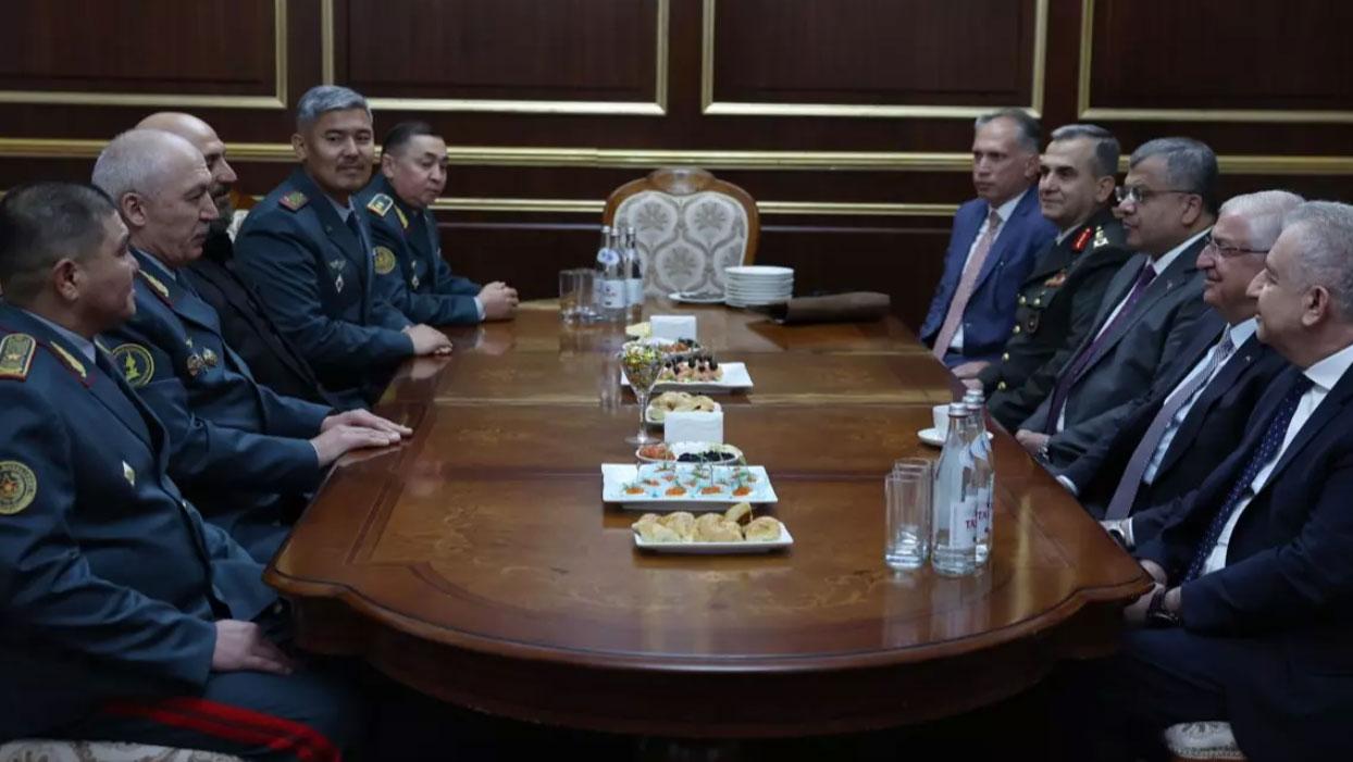 Bakan Güler, Kazakistan'da Savunma Bakanı Jaksilikov tarafından karşılandı