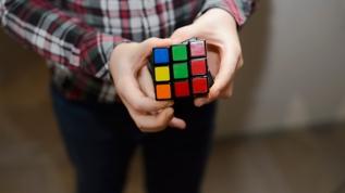 En zeki ve lider 5 burç! Rubik küpler bile dayanamaz