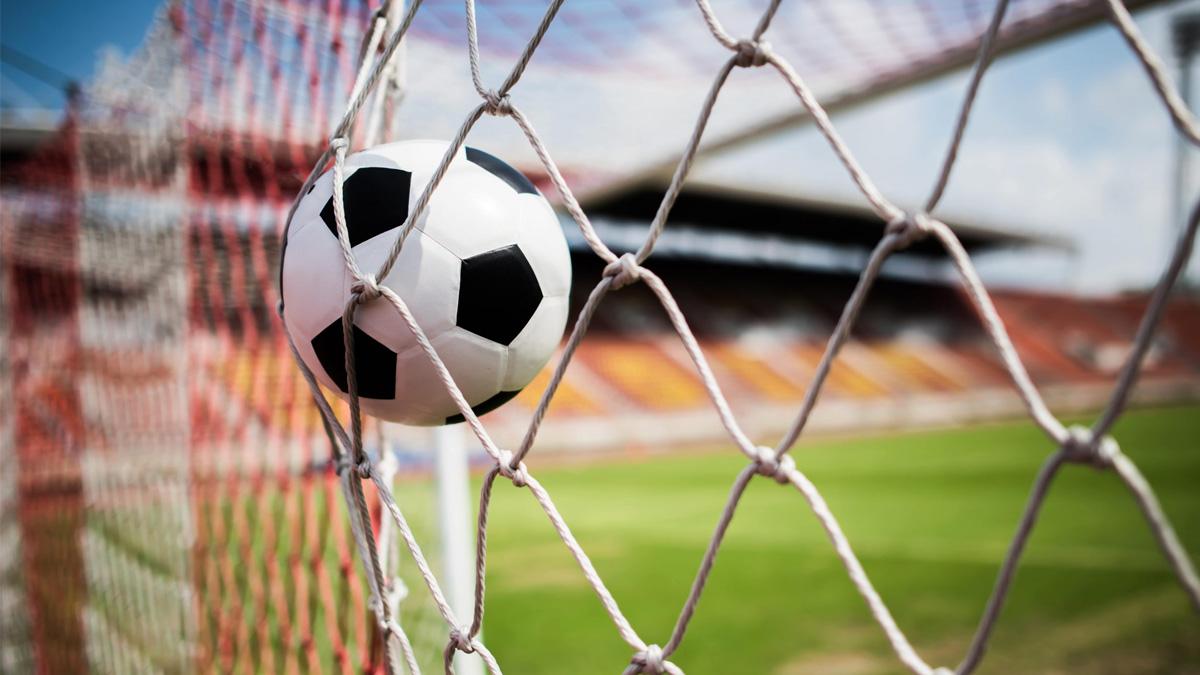 Futbolda yaz transfer dönemi yarın sona eriyor