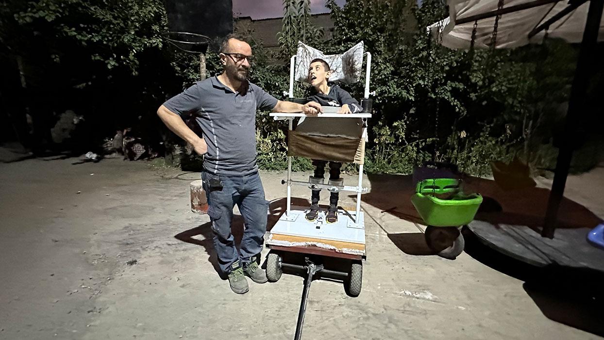 Babam sağolsun! Engel tanımayan fedakar baba