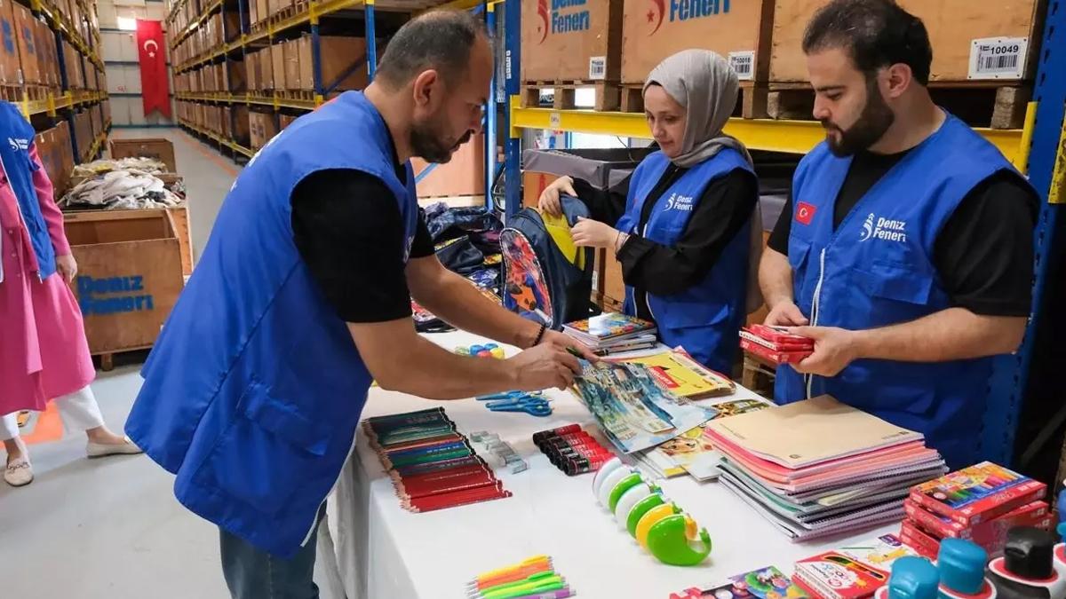 Deniz Feneri Derneği'nden öğrencilere eğitim desteği