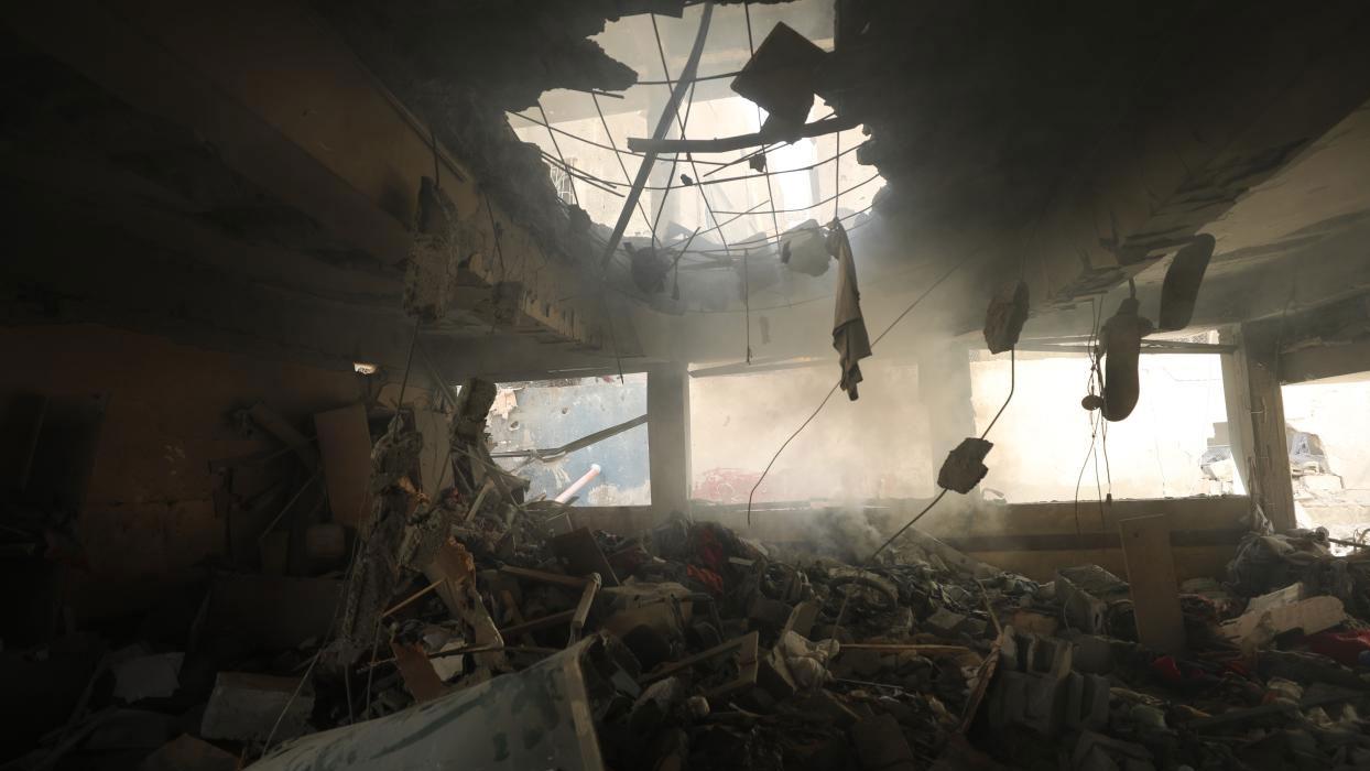 Katil İsrail yine okul bombaladı