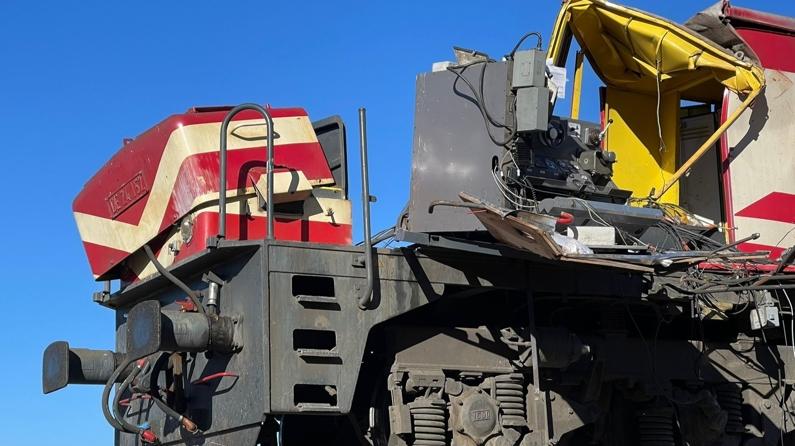 Muş'ta yolcu treni ve beton pompası kamyonu çarpıştı: 1 ölü, 2 yaralı