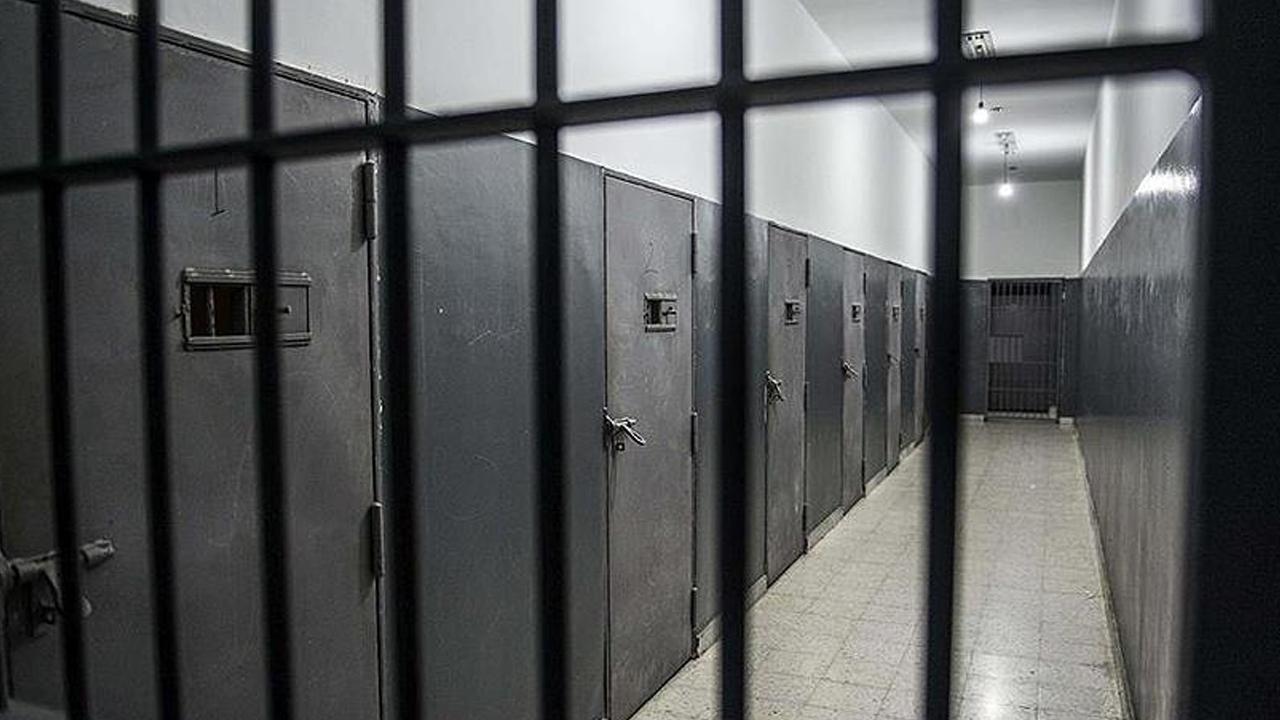 9 aylık erkek çocuğuna cinsel istismarda bulunmuştu! Cani baba cezaevinde intihar etti