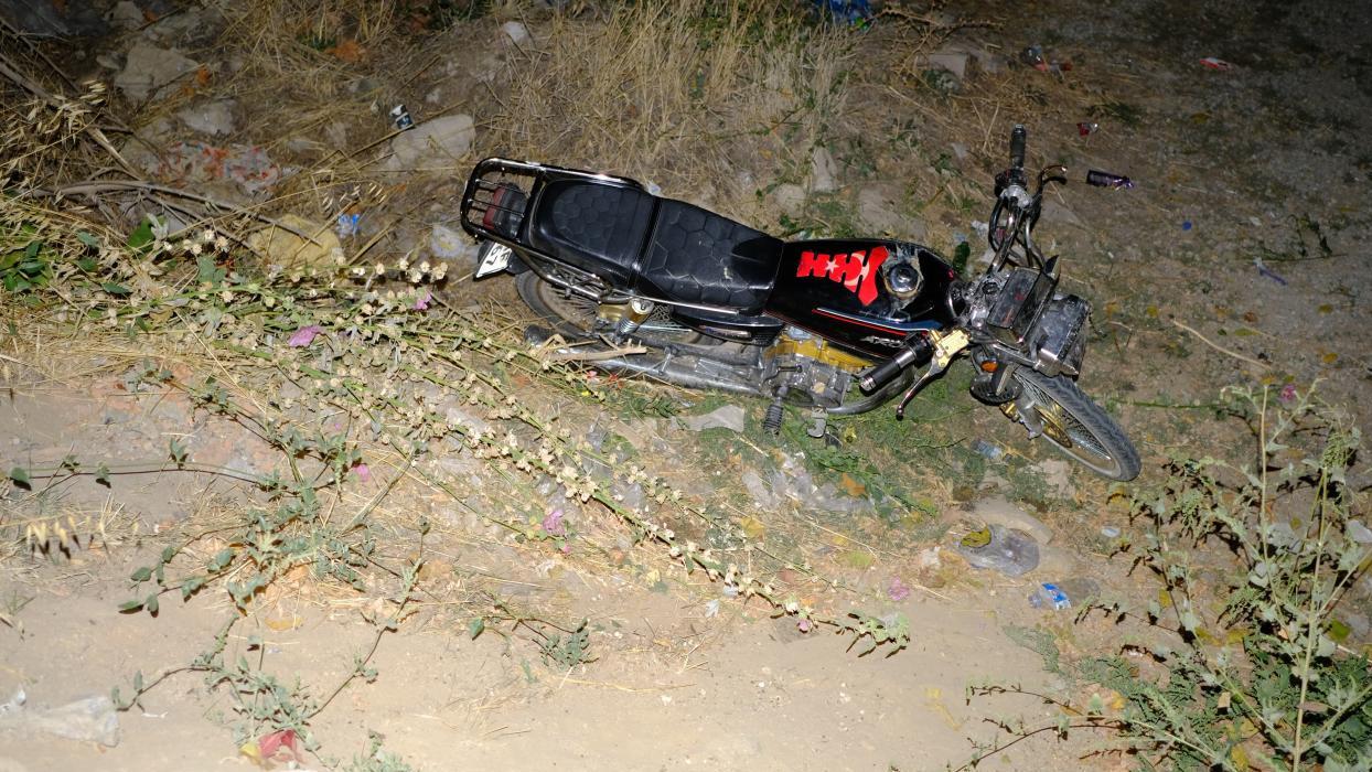 Kayseri'de motosiklet şarampole devrildi