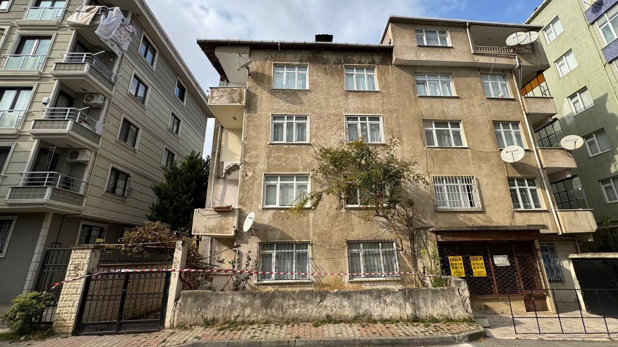 Kartal'da balkon çöktü: Bina mühürlendi