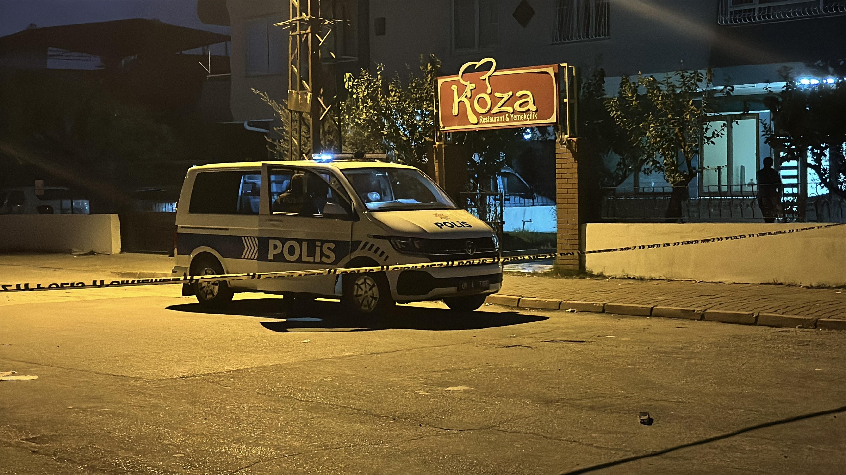 Adanada sokak ortasında silahlı saldırı sonucu genç hayatını kaybetti