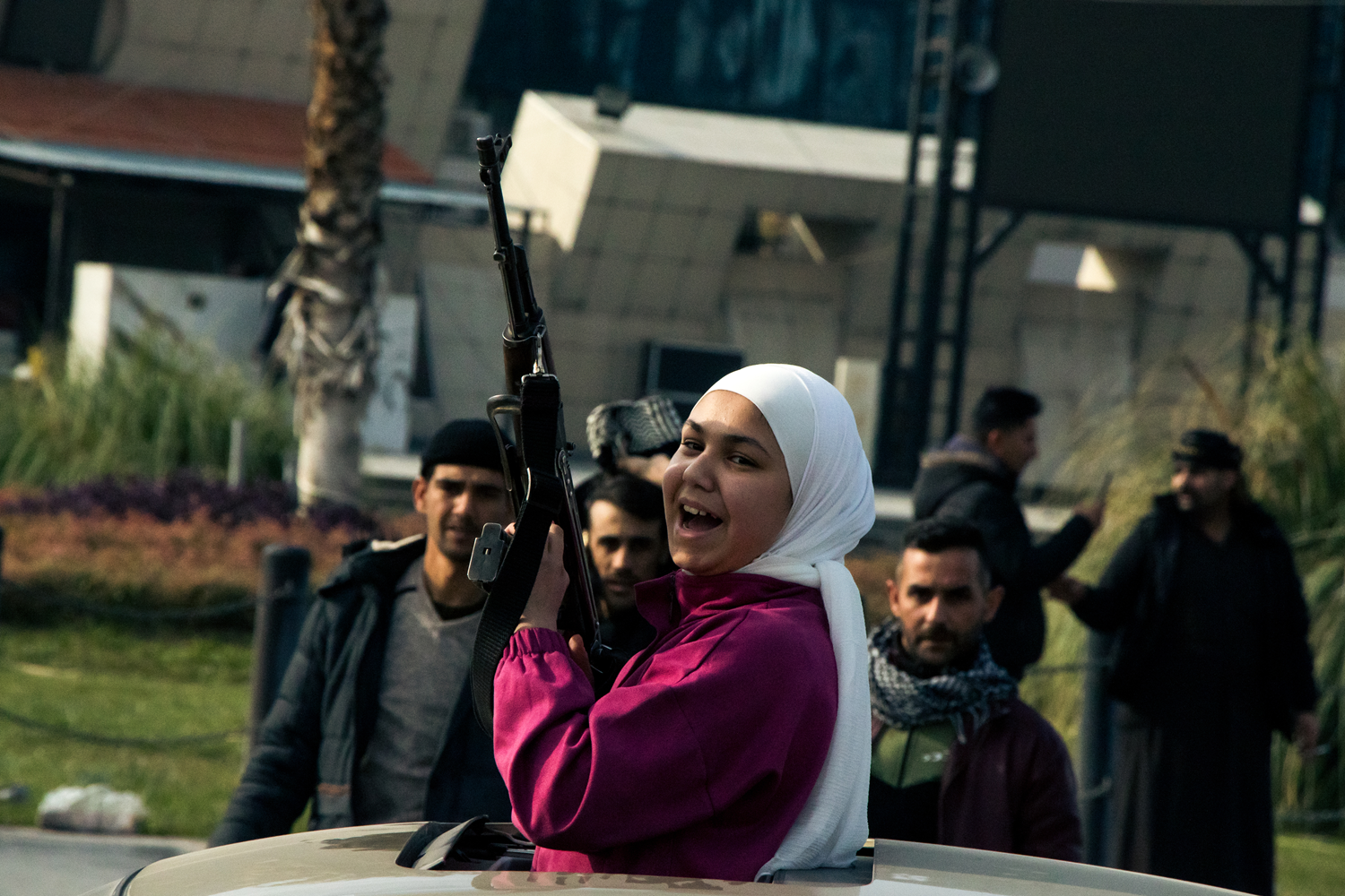 Dünya medyası Suriye'de 61 yıllık Baas rejiminin çöküşünü manşete taşıdı
