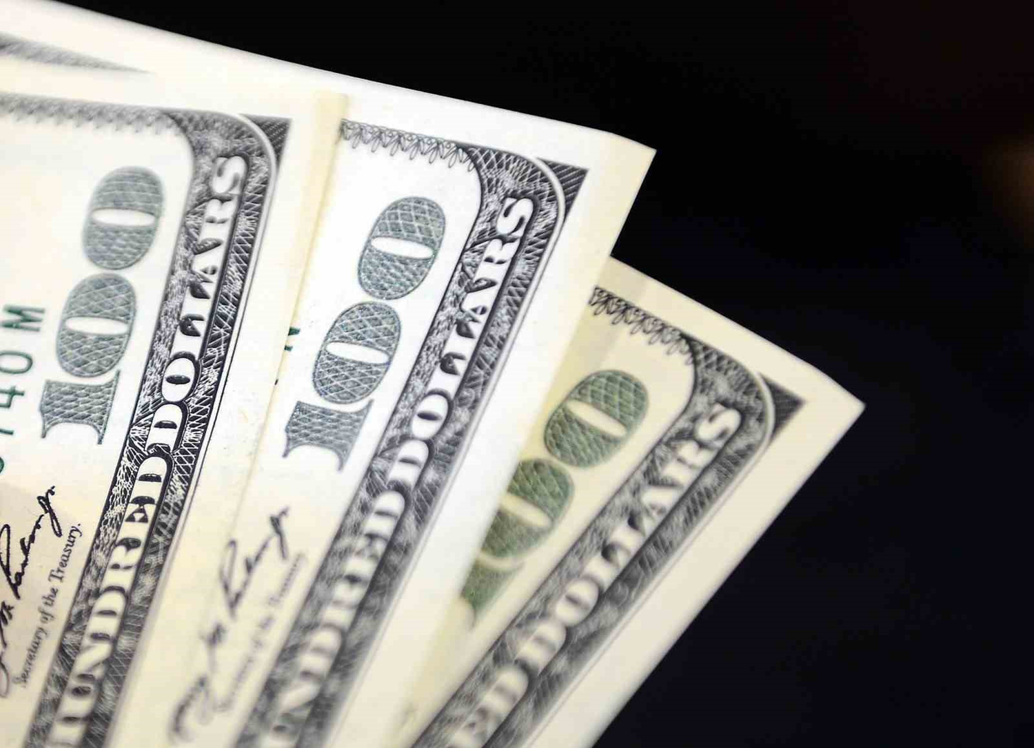 Dolar ve Euro ilk işlem gününde yükselişte!