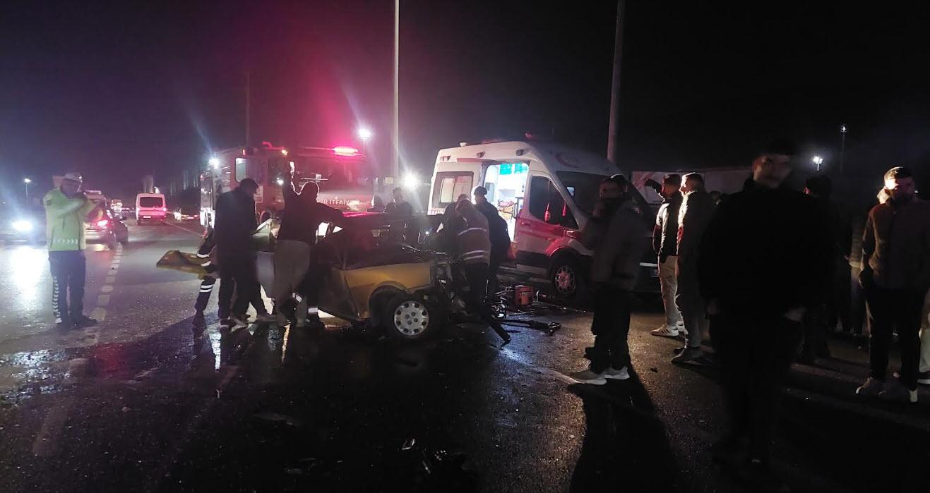 İzmir'de 2 otomobil çarpıştı: 1 ölü