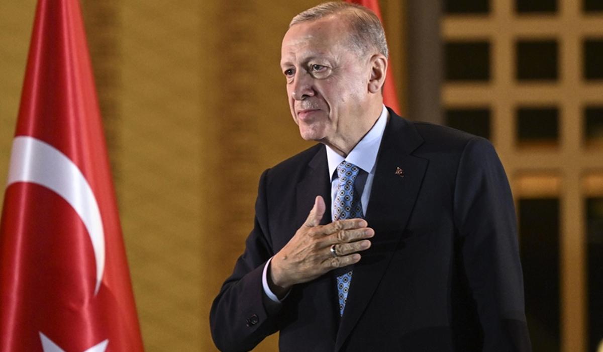 Cumhurbaşkanı Erdoğan, yurda döndü: 'TUR' ile Atatürk Havalimanı'na indi