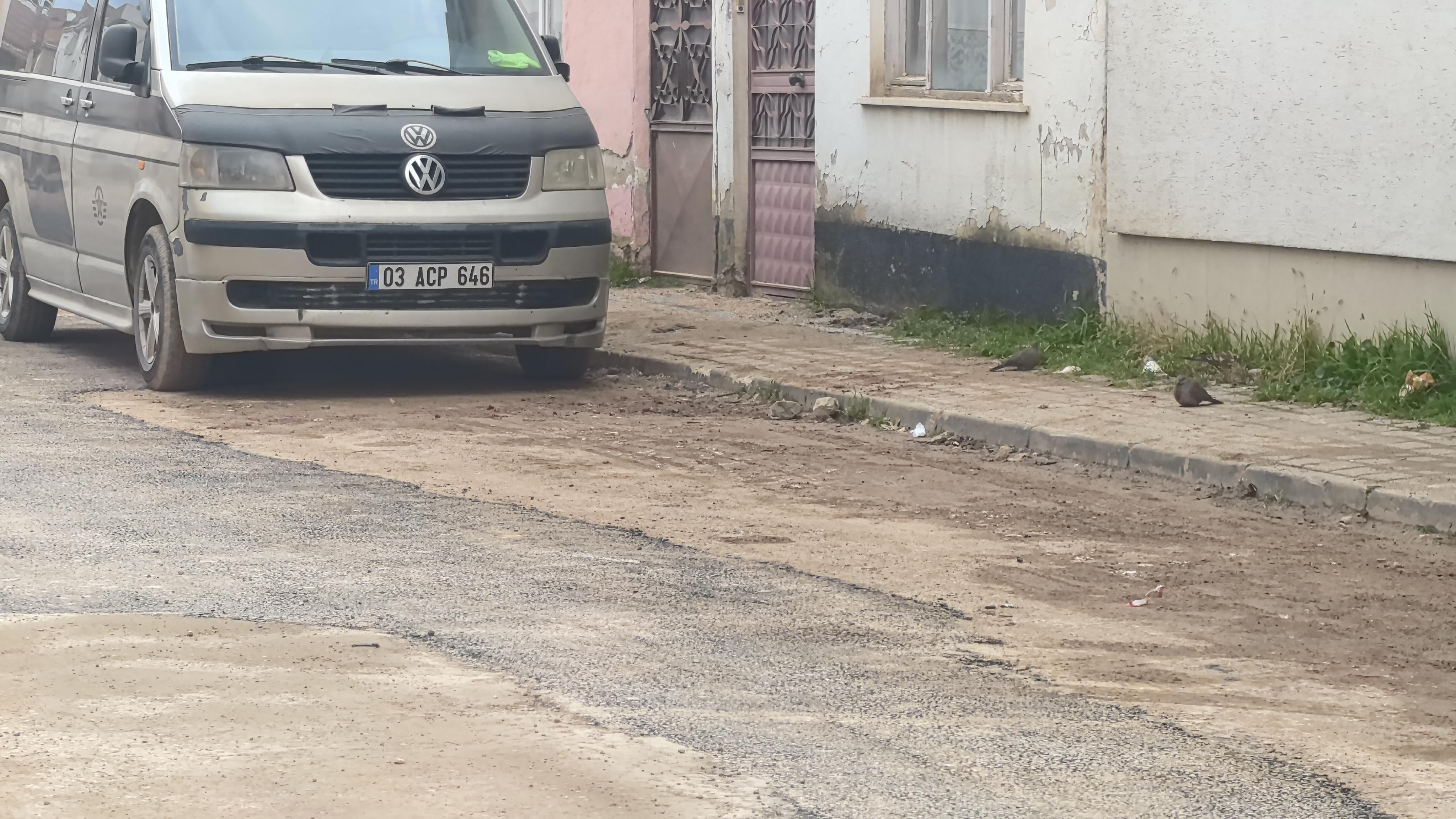 İnegöl'de kardeş kavgası: Sopayla dövüp tabancayla vurdu!
