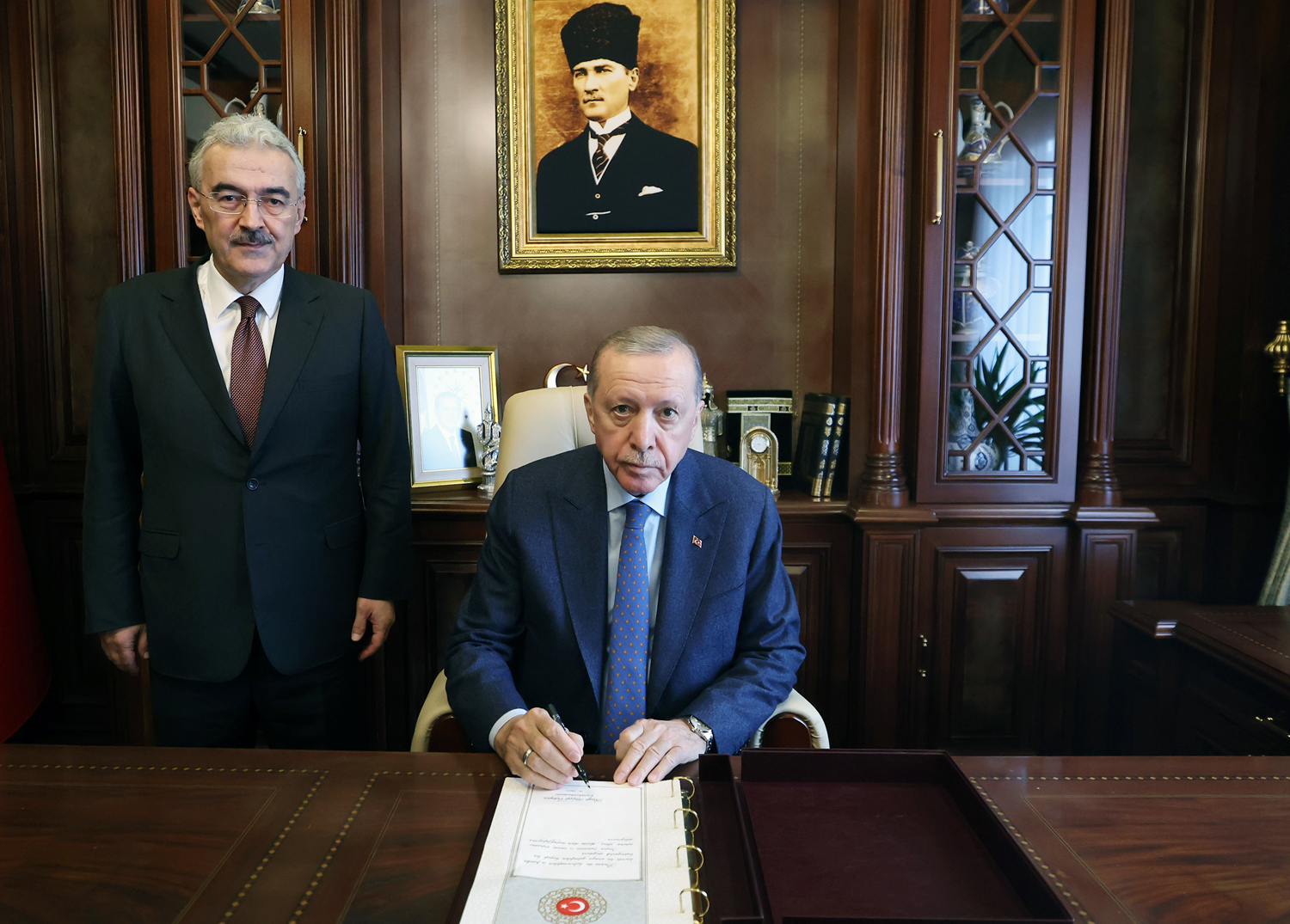 Cumhurbaşkanı Erdoğan, Bursa Valisi Ayyıldız'ı ziyaret etti