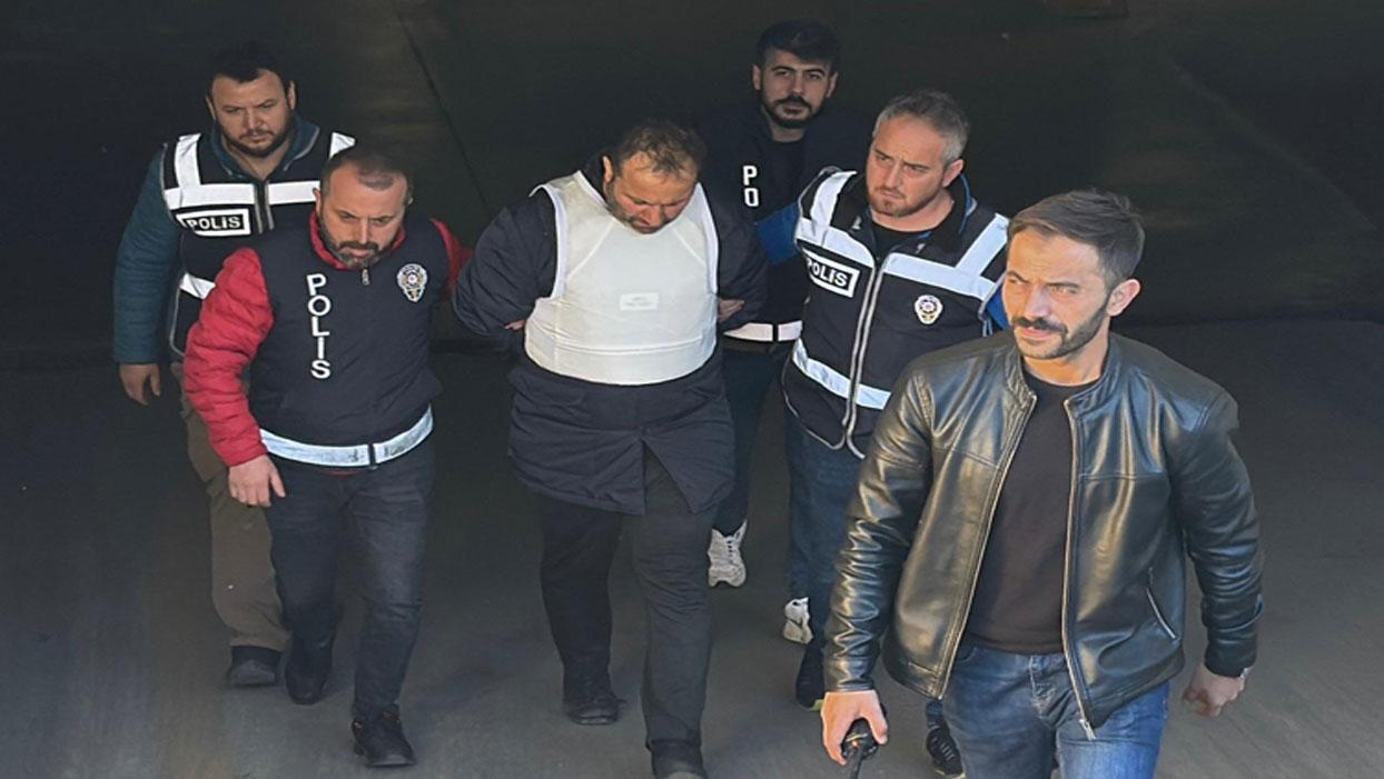 2 PTT görevlisini öldüren katil çelik yelekle adliyeye sevk edildi