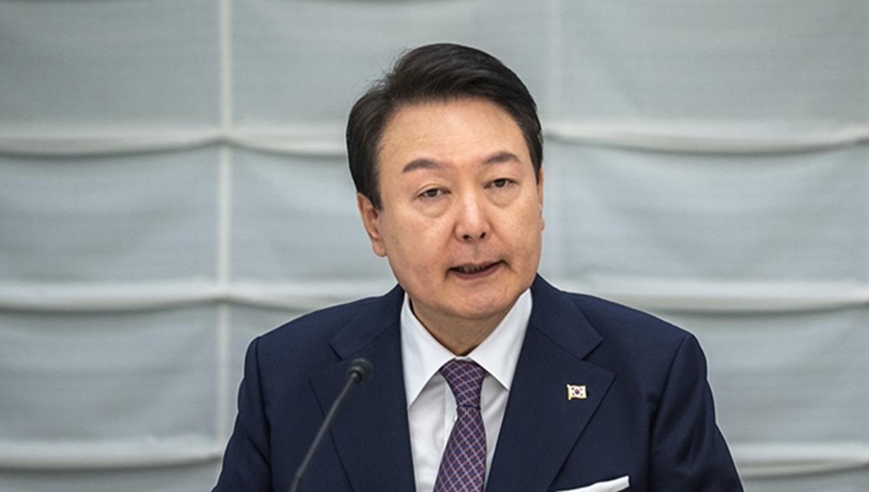 Güney Kore devlet başkanı Yoon Suk Yeol tutuklandı ve tek kişilik hücreye alındı