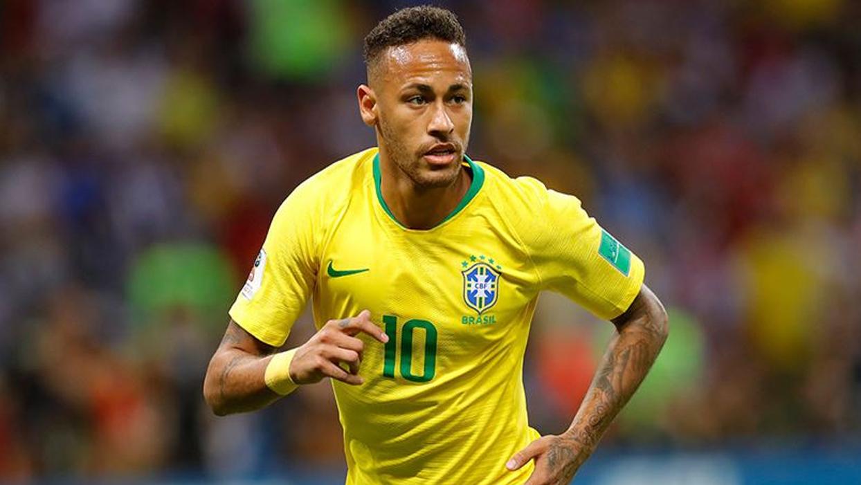 Neymar Santos'a imzayı atıyor