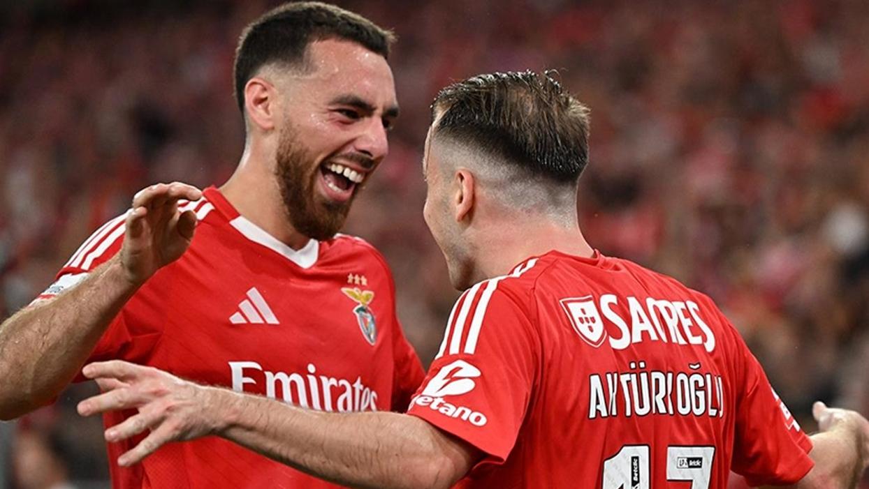 Benfica, Estrela deplasmanında 3-2'lik galibiyetle 2. sıraya yükseldi!