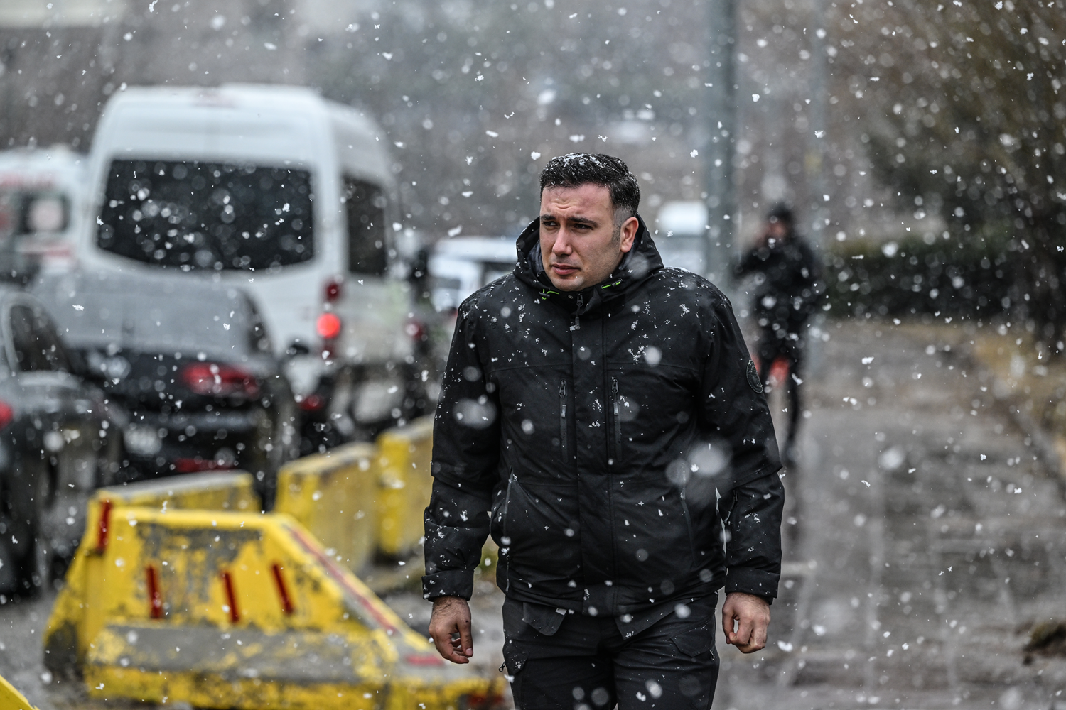 Ankara'da kar yağışı etkisini sürdürüyor