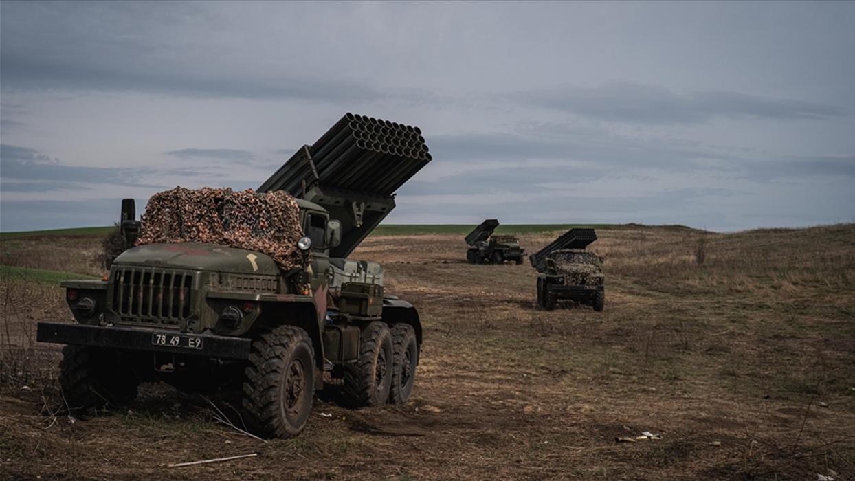 Rusya, Donetsk'te 2 yerleşim birimini ele geçirdi