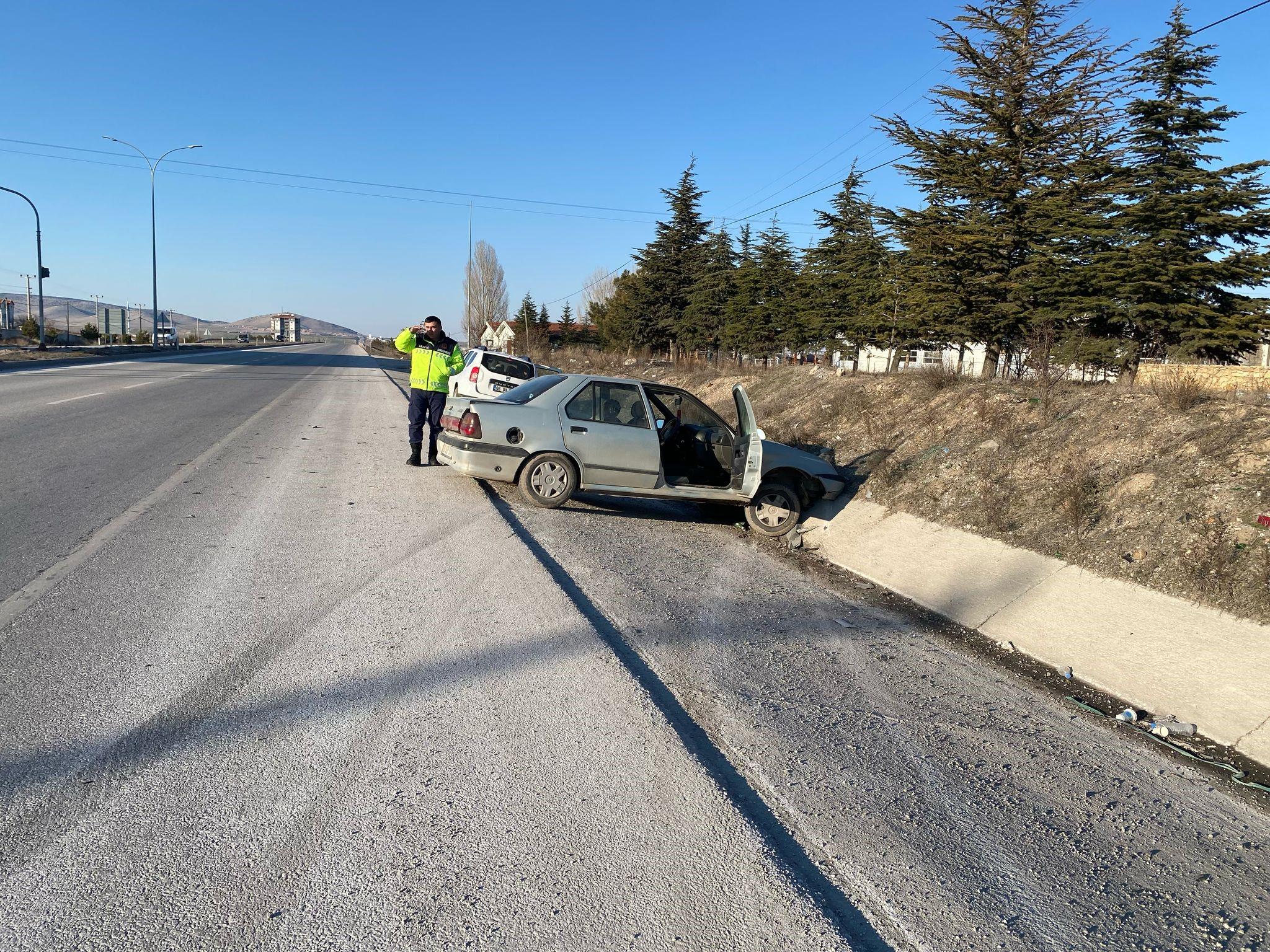 Afyonkarahisar'ın Emirdağ ilçesinde trafik kazası, 3 yaralı