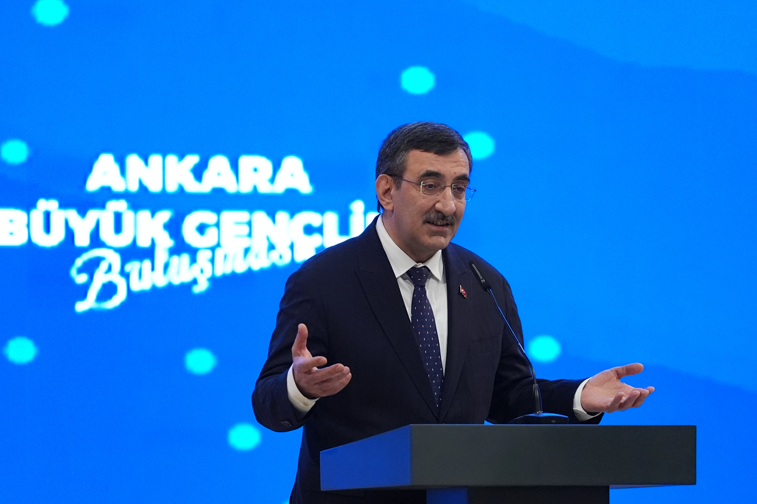 İŞKUR'dan üniversite öğrencilerine yarı zamanlı iş imkanı