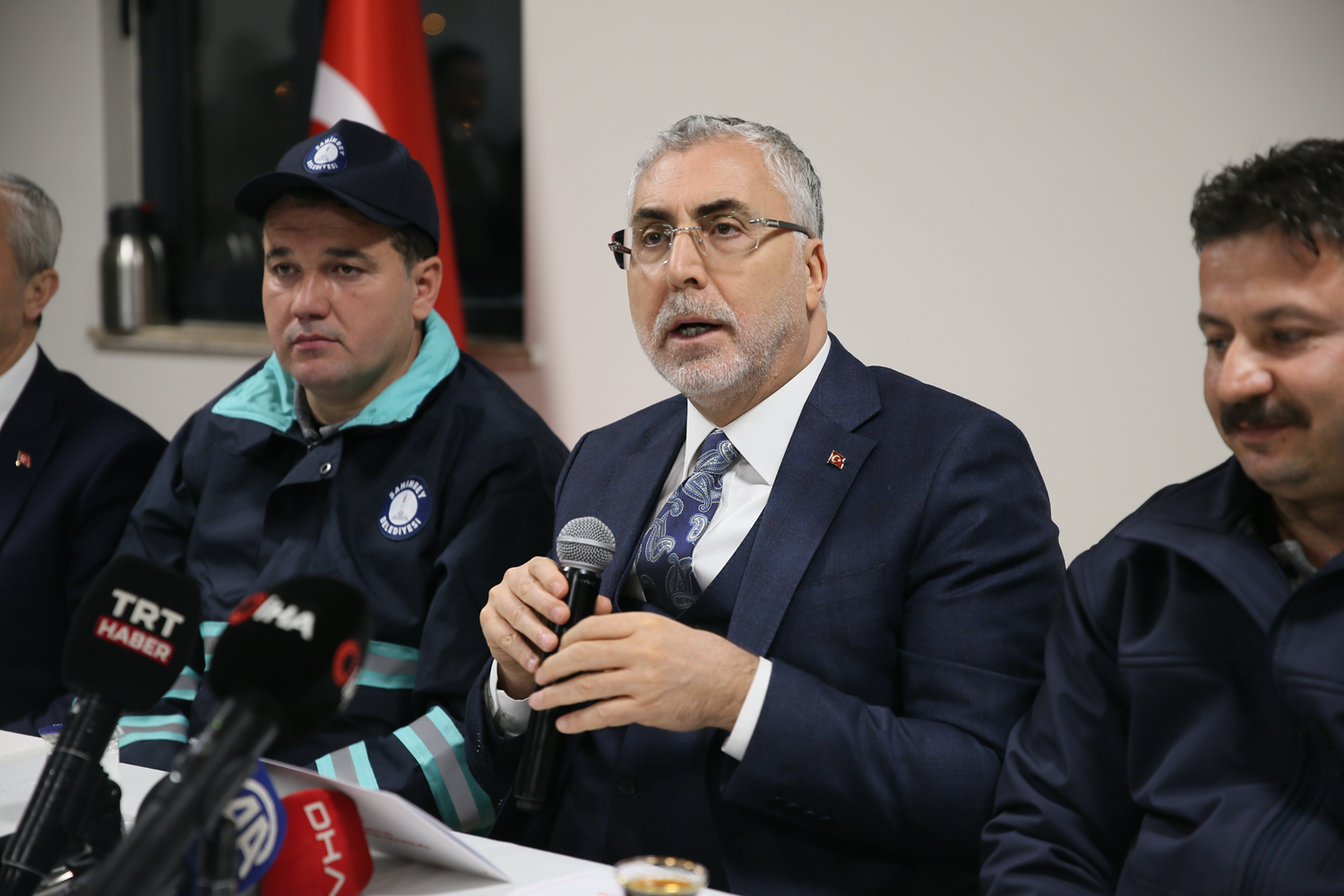 Bakan Işıkhan: İş sağlığı ve güvenliğini önceliyoruz