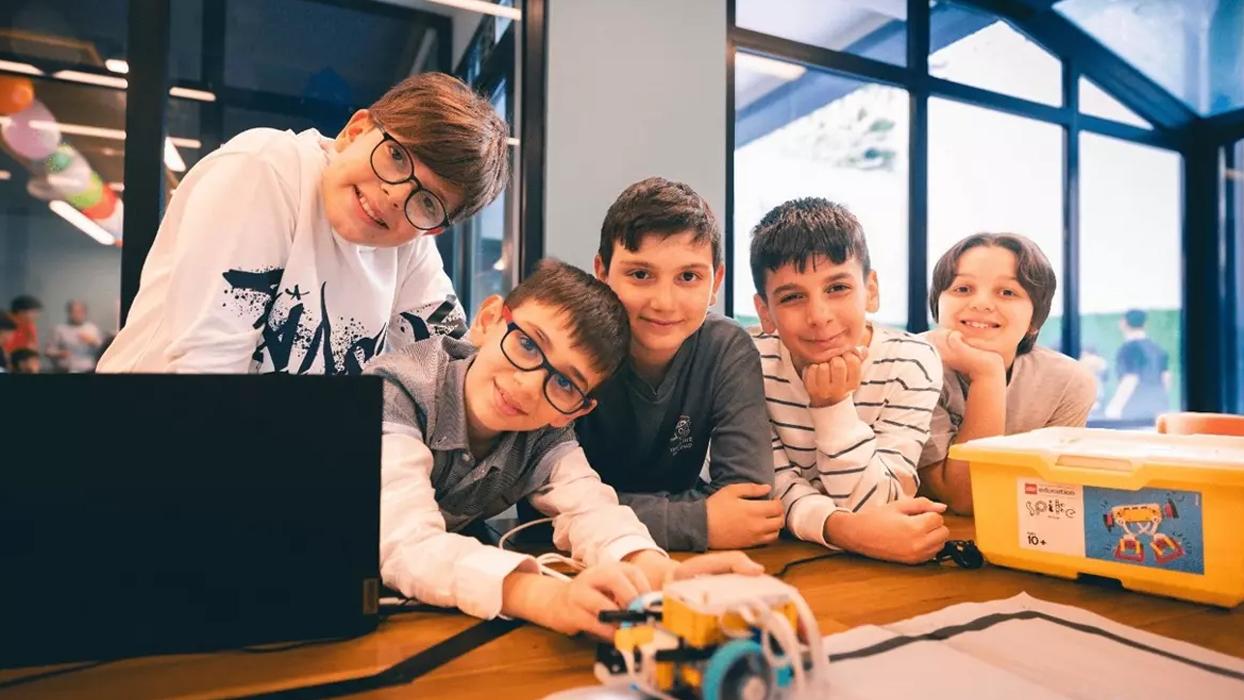 T3 Vakfı'nın desteklediği DENEYAP öğrencileri, Robotik ve Kodlama Proje Şenliğinde yarıştı