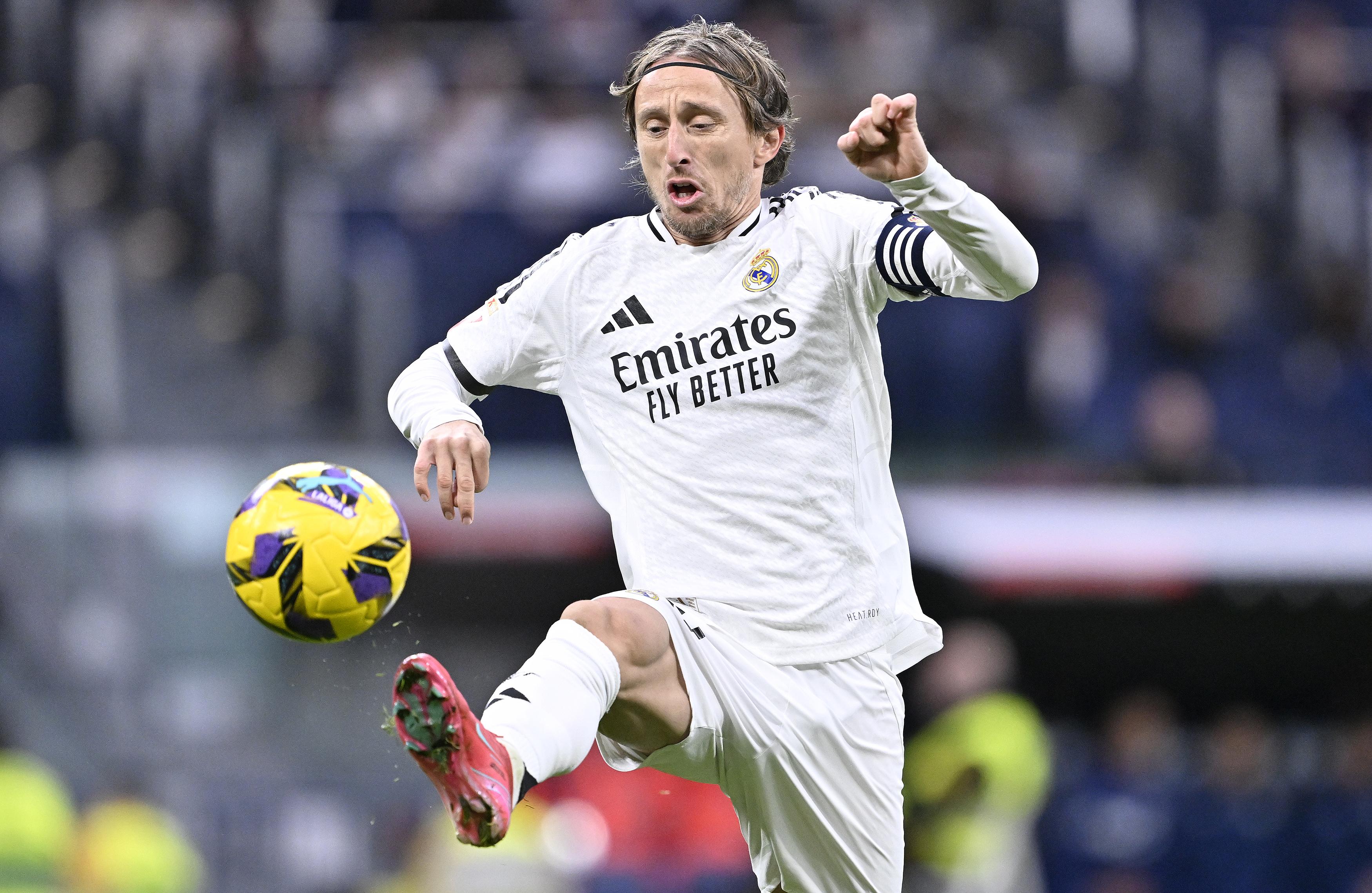 Real Madrid, Luka Modric'in yerini genç bir isimle doldurmayı planlıyor