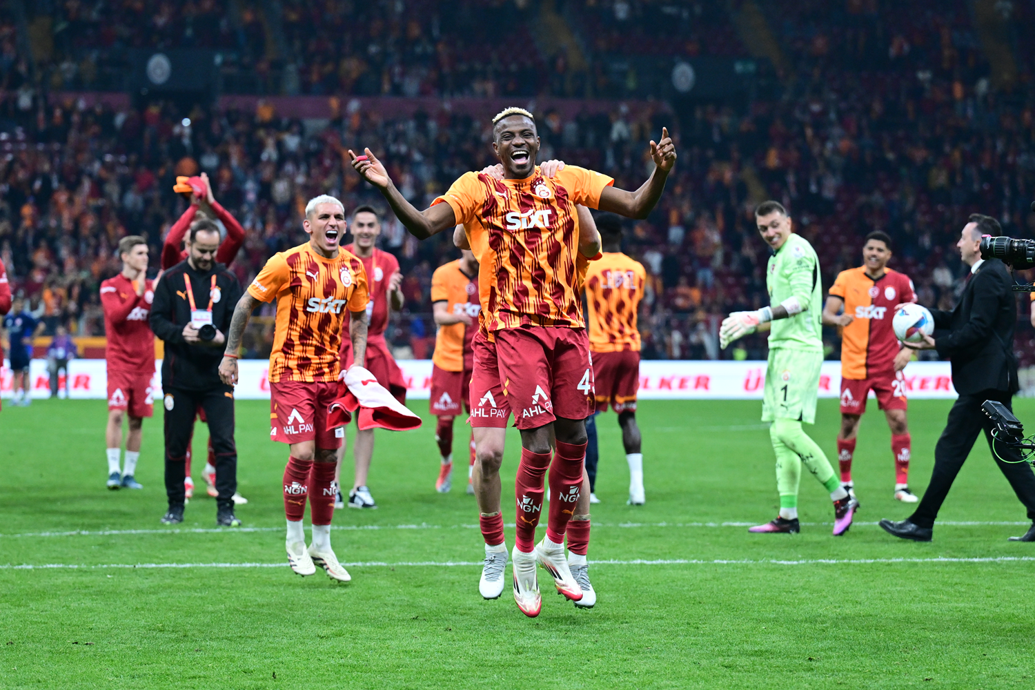 Süper Lig'de puan farkları zirve yarışını karıştırıyor! İşte şampiyonluk için tüm ihtimaller