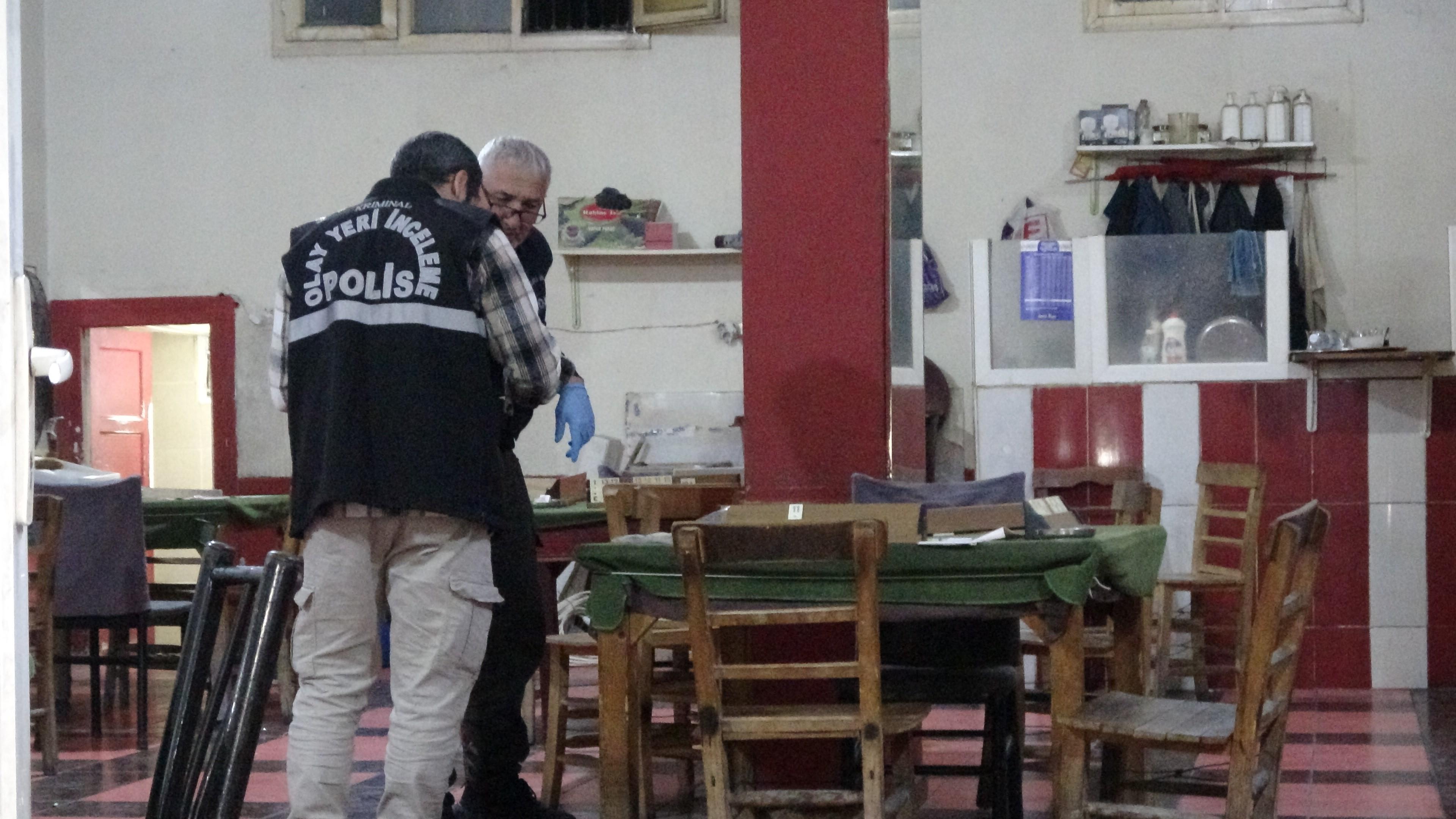 Adana'da kahvehanede cinayet: 2 arkadaş okey masasından öldürüldü
