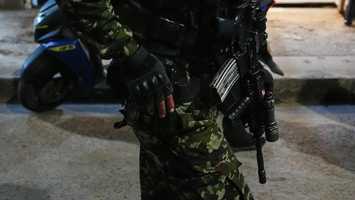 Kolombiya ordusu FARC ve ELN üyelerini etkisiz hale getirdi: 13 Ölü