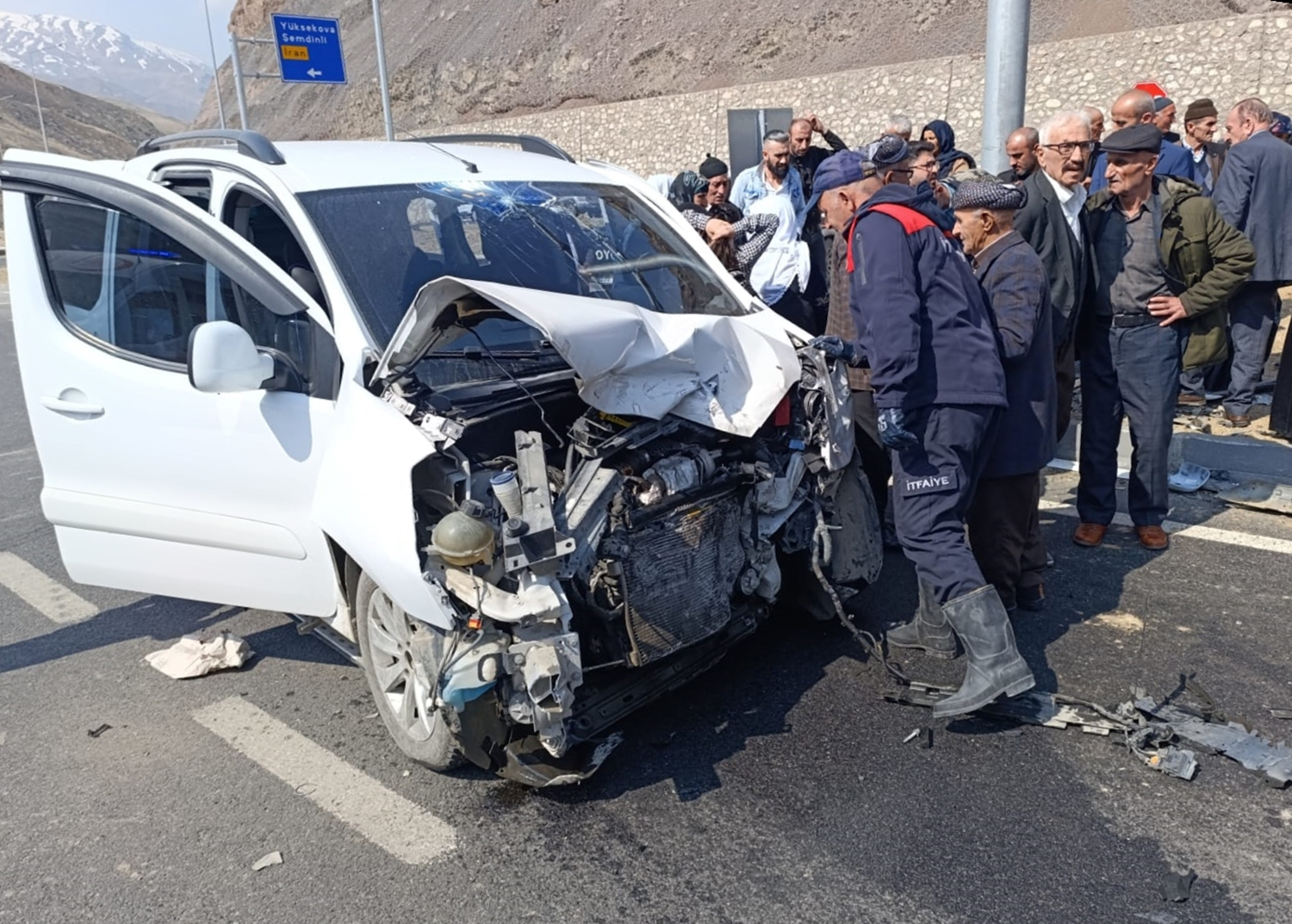 Hakkari'de kaza: 9 kişi yaralandı