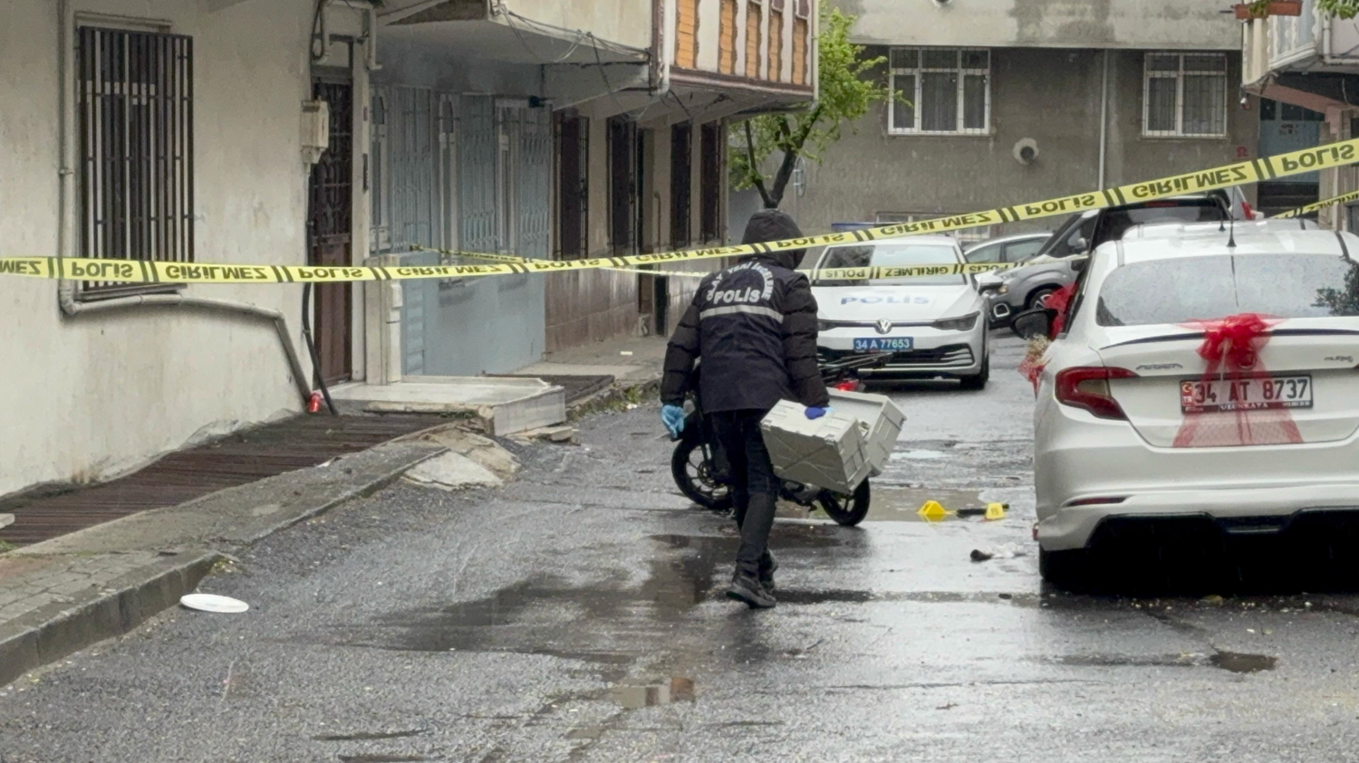 Küçükçekmece'de silahlı saldırı: 1 yaralı