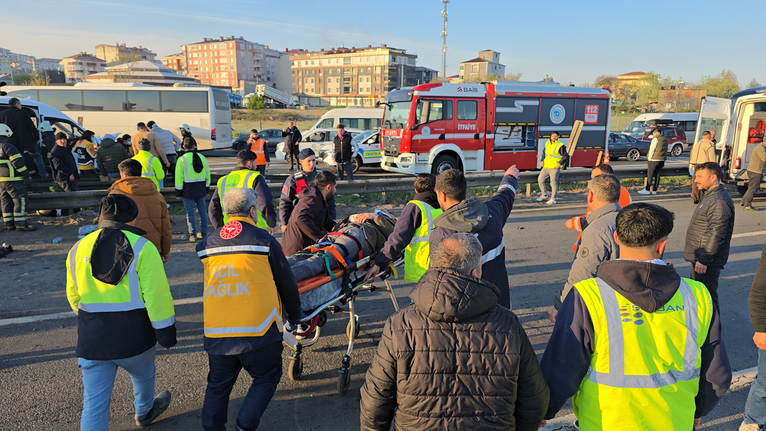 Tekirdağ'da 2 işçi servisi çarpıştı: 18 yaralı