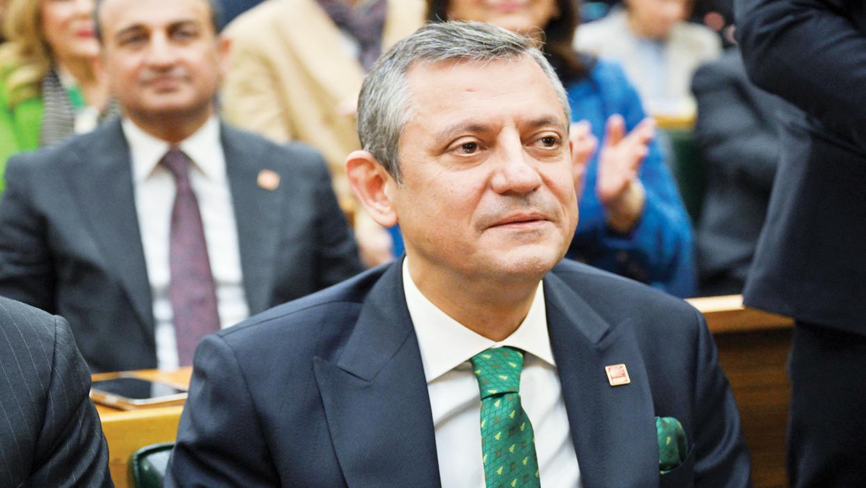 CHP'de atama furyası devam ediyor: Özel'in basın danışmanının eşi Çankaya Belediyesi'ne müdür oldu
