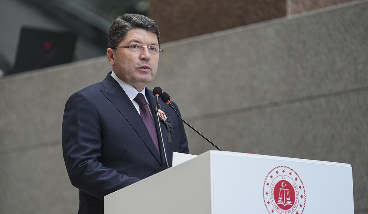 Bakan Tunç: Tutuklu ve hükümlülerin aileleriyle iletişim kurmaları noktasında gerekli kolaylık sağlandı