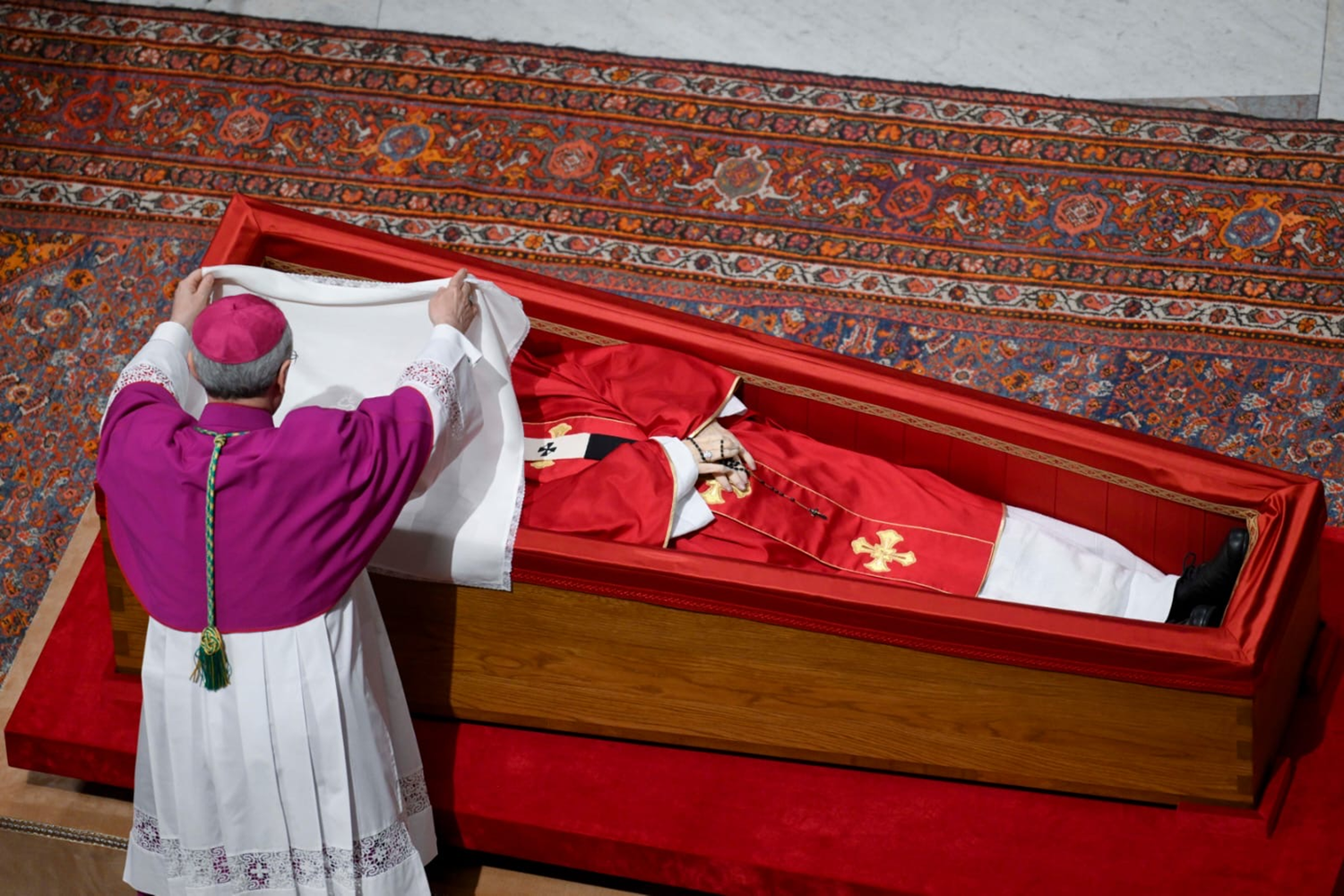 Papa için cenaze töreni: Hazırlıklar tamamlandı