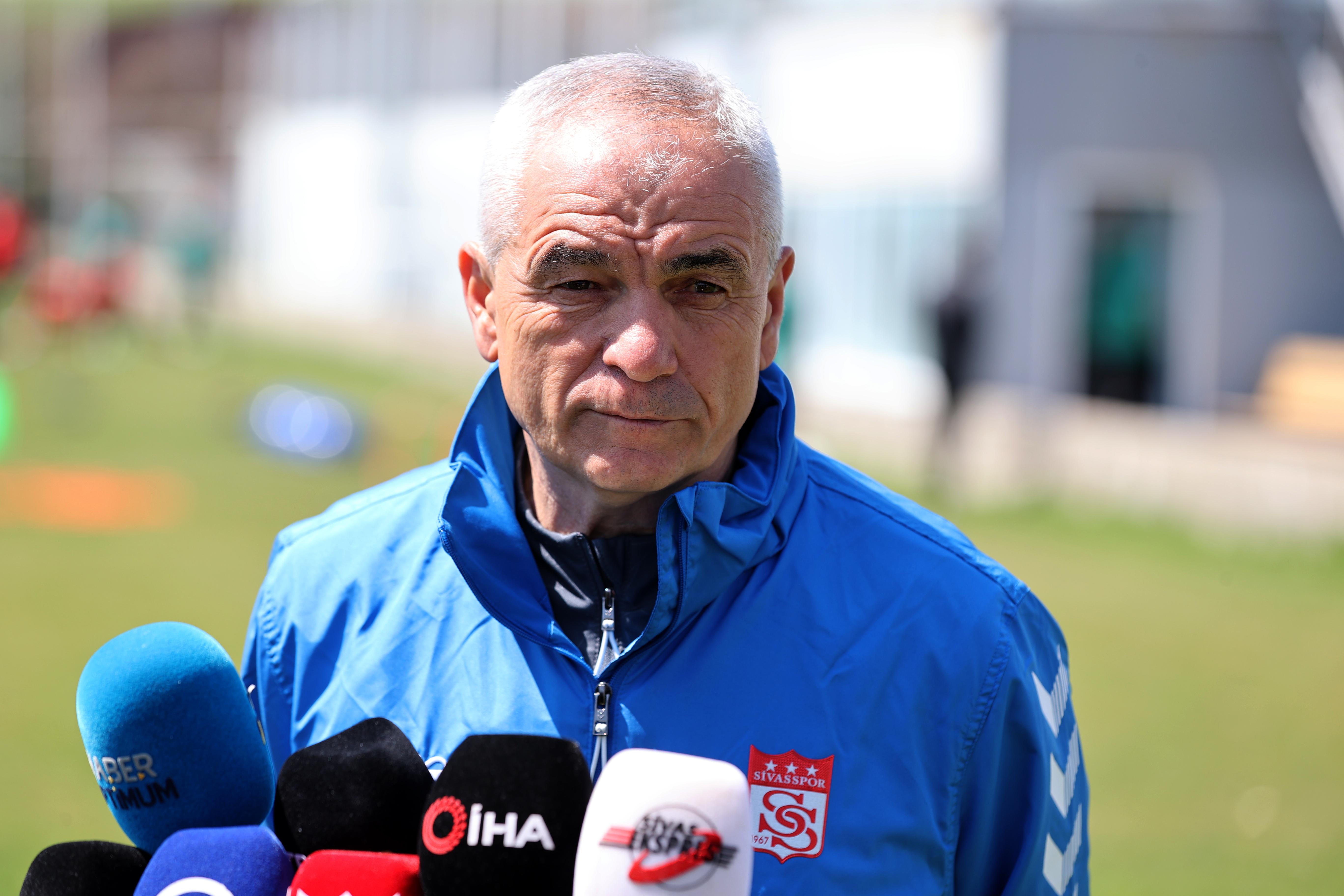 Rıza Çalımbay: Galatasaray maçı için en iyi performansımızı sergilemeliyiz