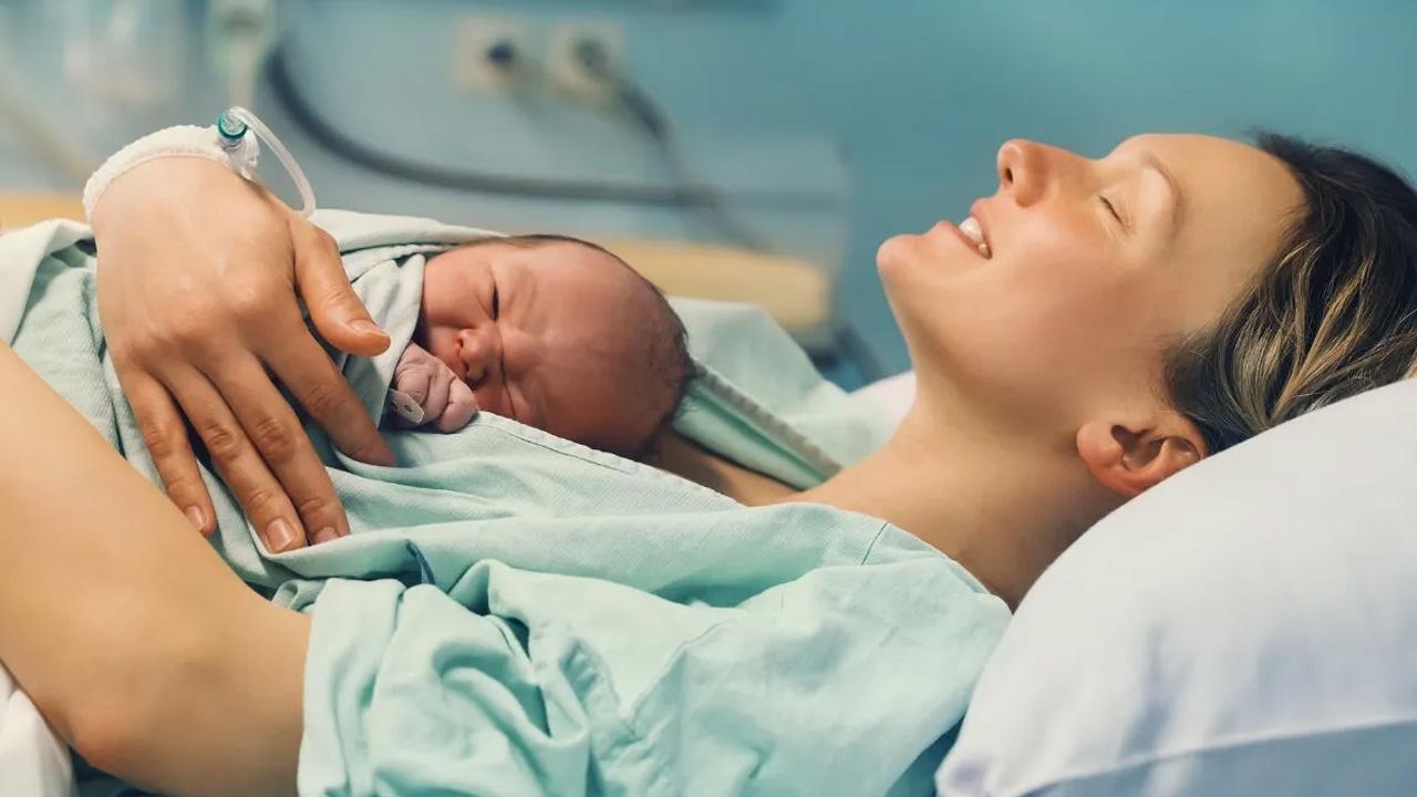 10 bin ebeye simülatör destekli normal doğum eğitimi
